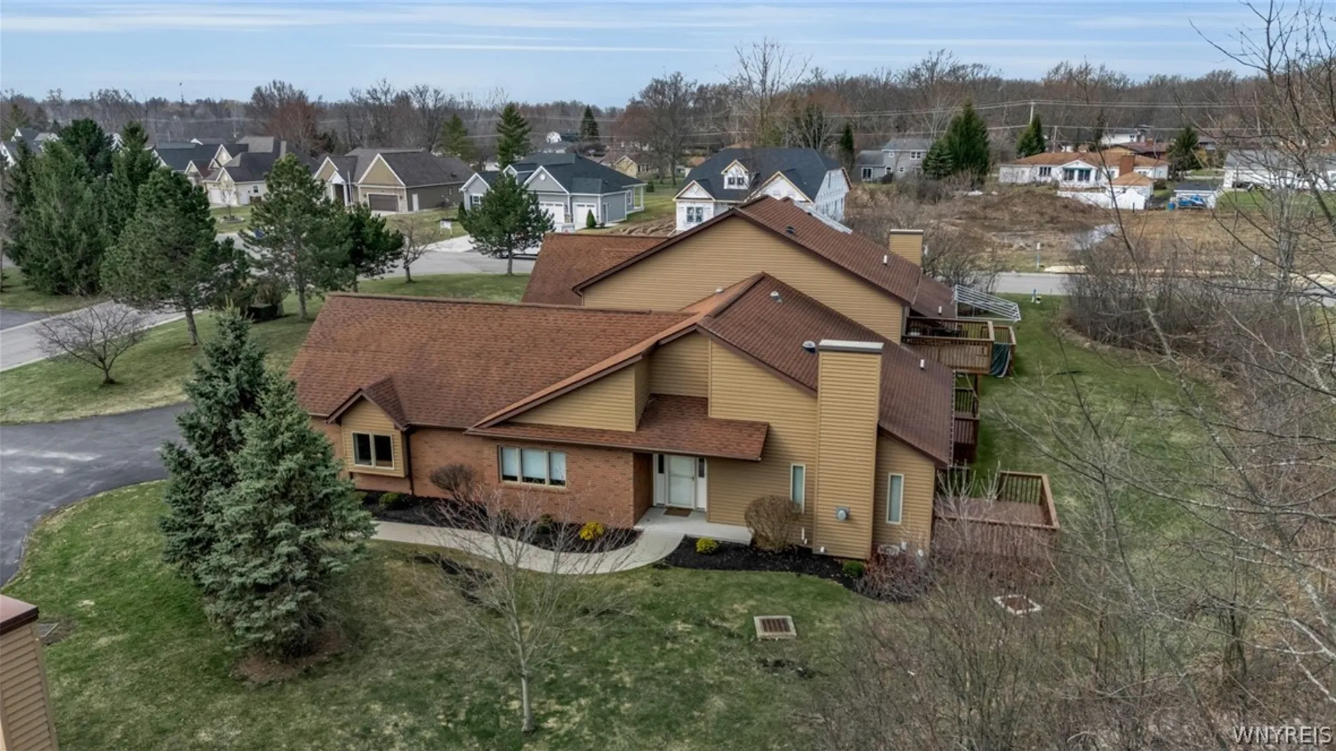 Property at 809 Carriage Lane, Lewiston, NY 14092 4