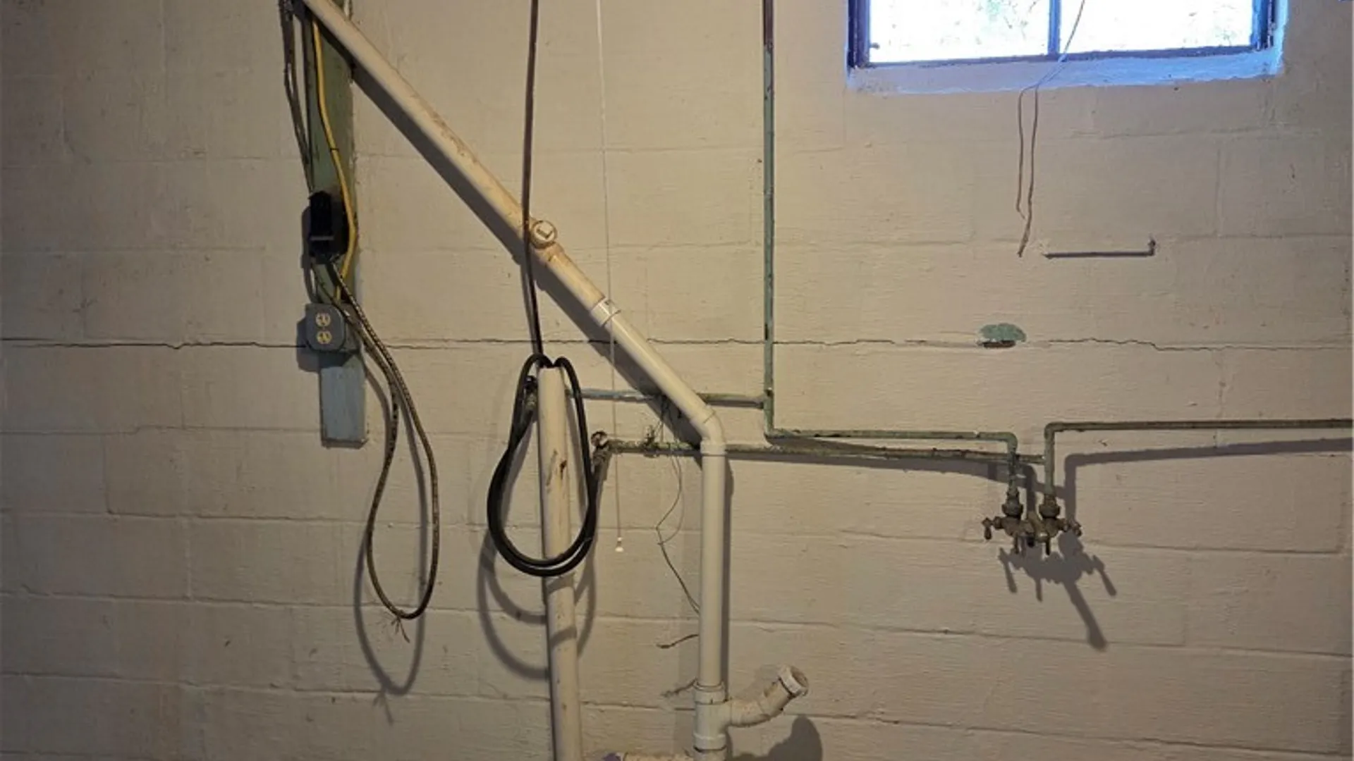 Property at 220 Pleasantview Drive, Salina, NY 13088 24