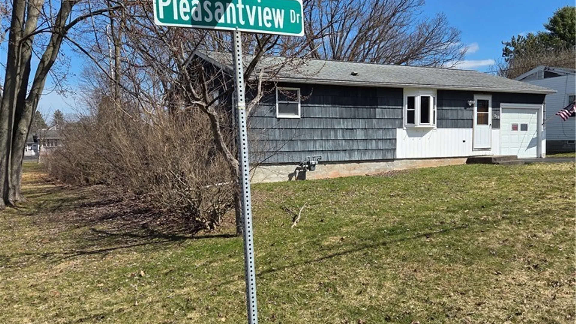 Property at 220 Pleasantview Drive, Salina, NY 13088 3