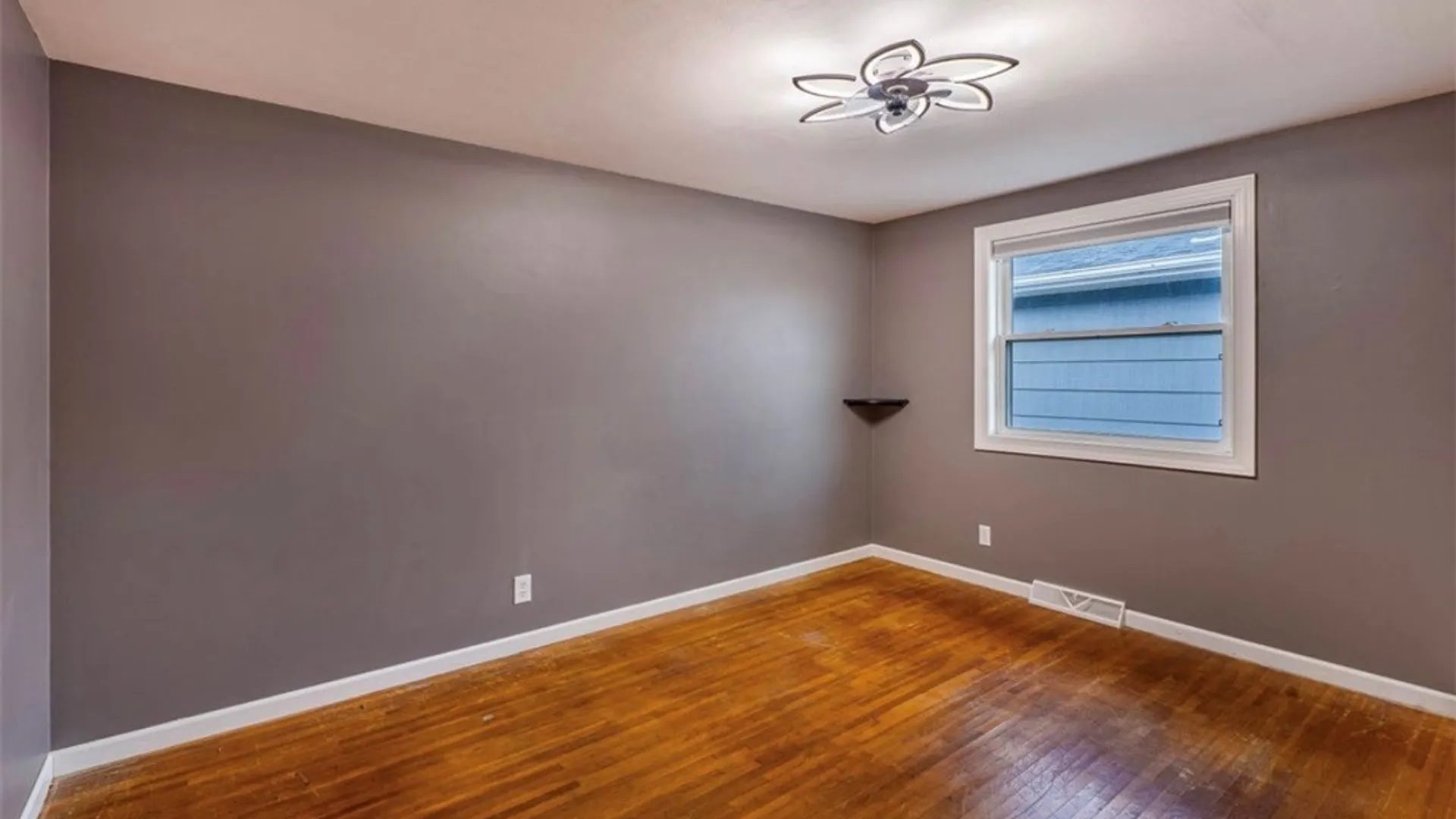 Property at 82 Surfside Parkway, Cheektowaga, NY 14225 18