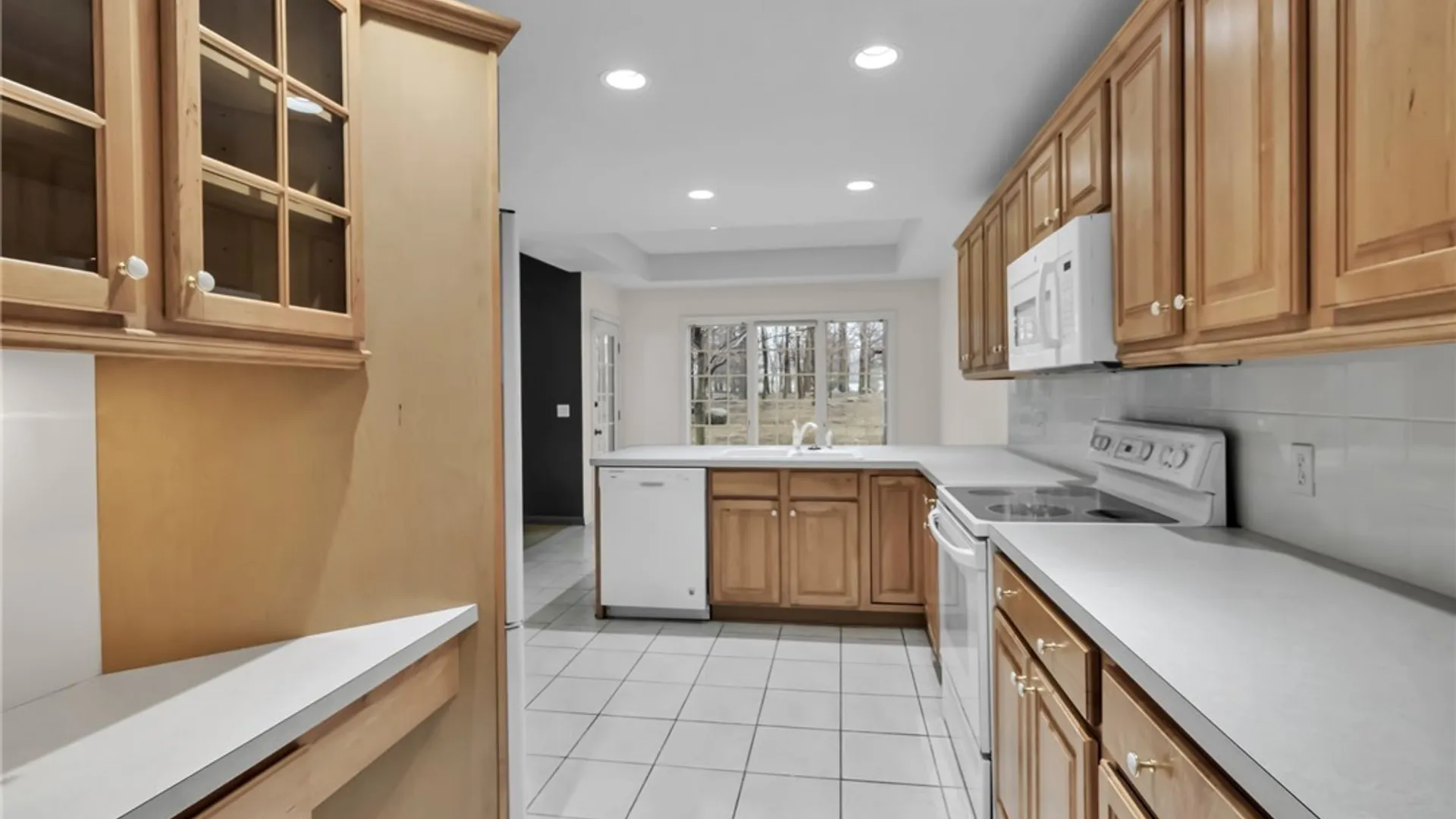 Property at 5546 Hemdale Drive, Clarence, NY 14221 12