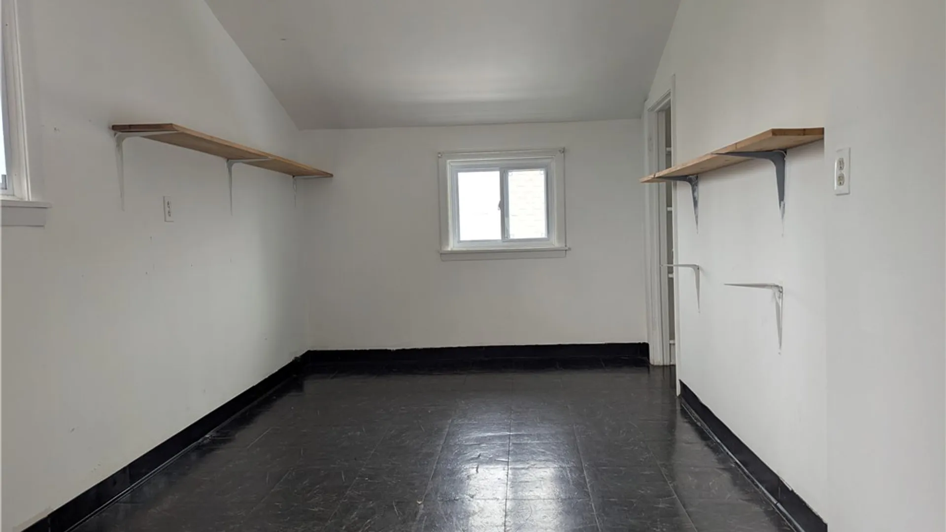 Property at 318 West Avenue, Ridgeway, NY 14103 28