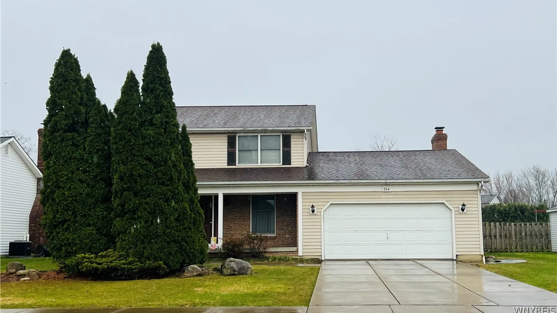 Property at 204 Holiday Lane, Hamburg, NY 14075 32