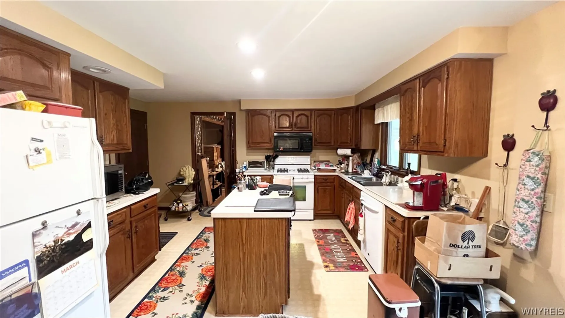 Property at 204 Holiday Lane, Hamburg, NY 14075 8