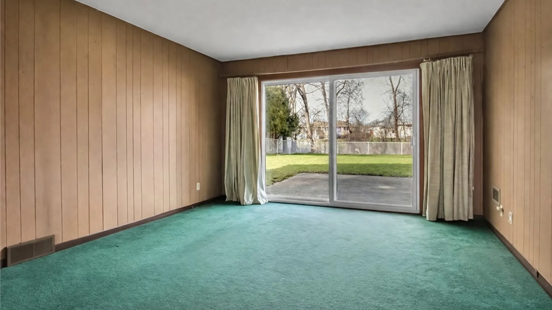 Property at 378 Creek Drive, Cheektowaga, NY 14043 11