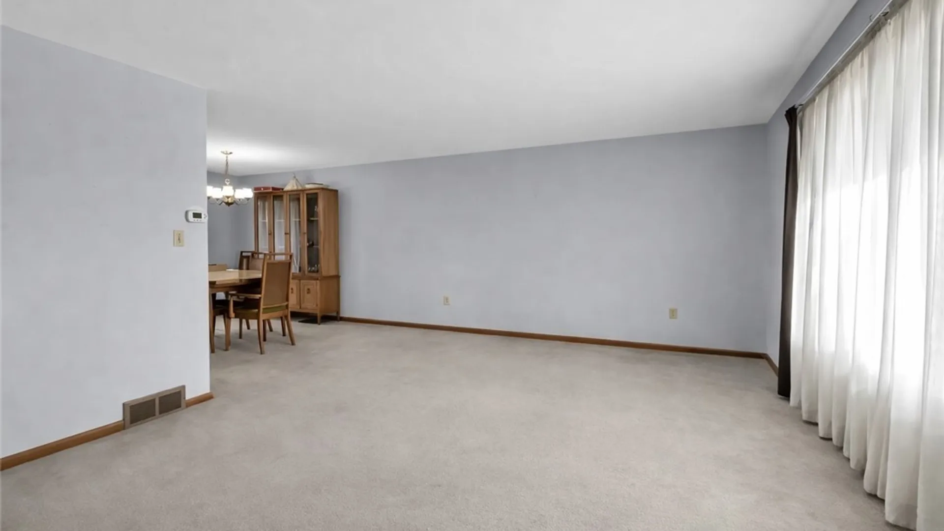 Property at 378 Creek Drive, Cheektowaga, NY 14043 12