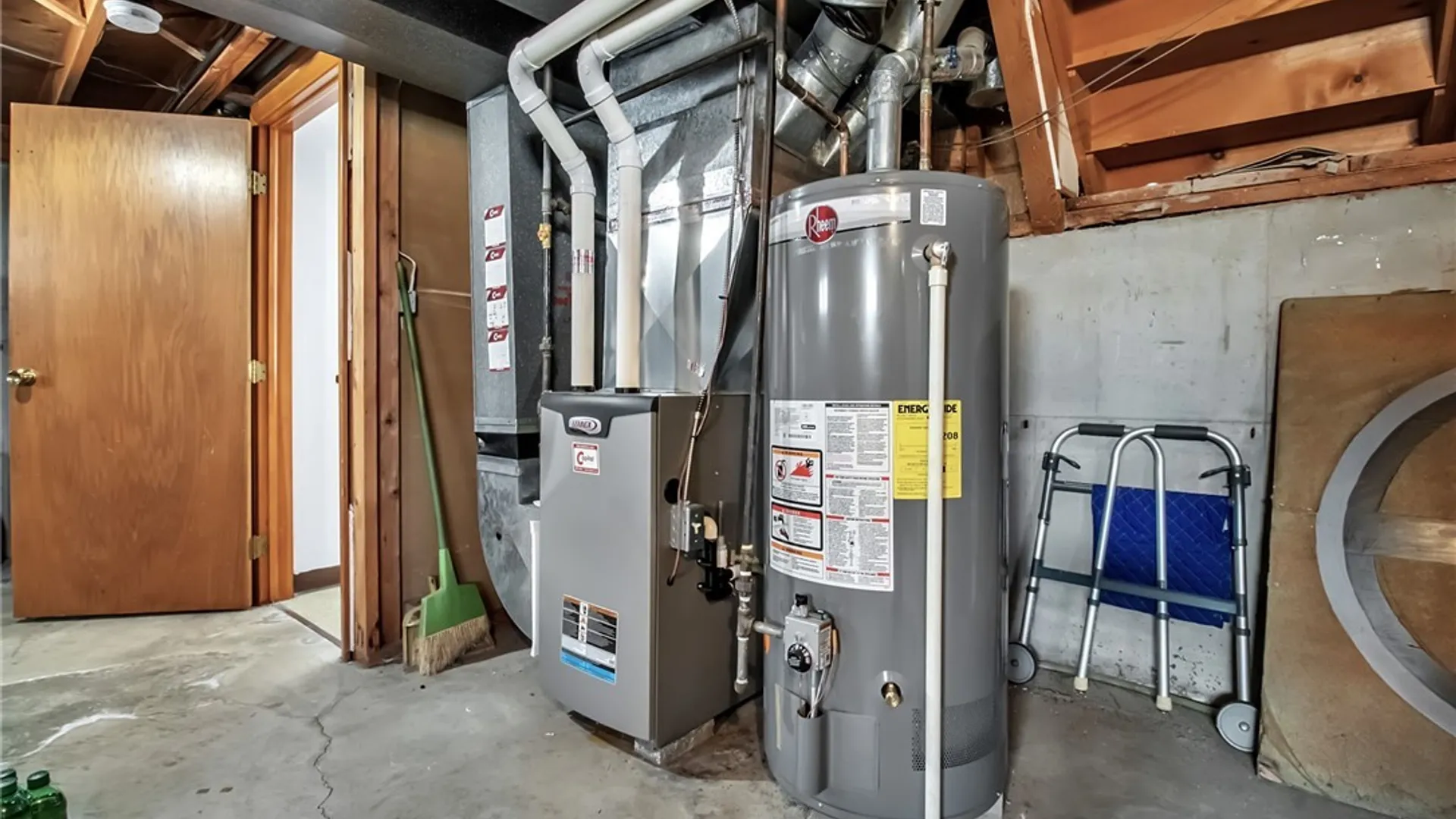 Property at 378 Creek Drive, Cheektowaga, NY 14043 7