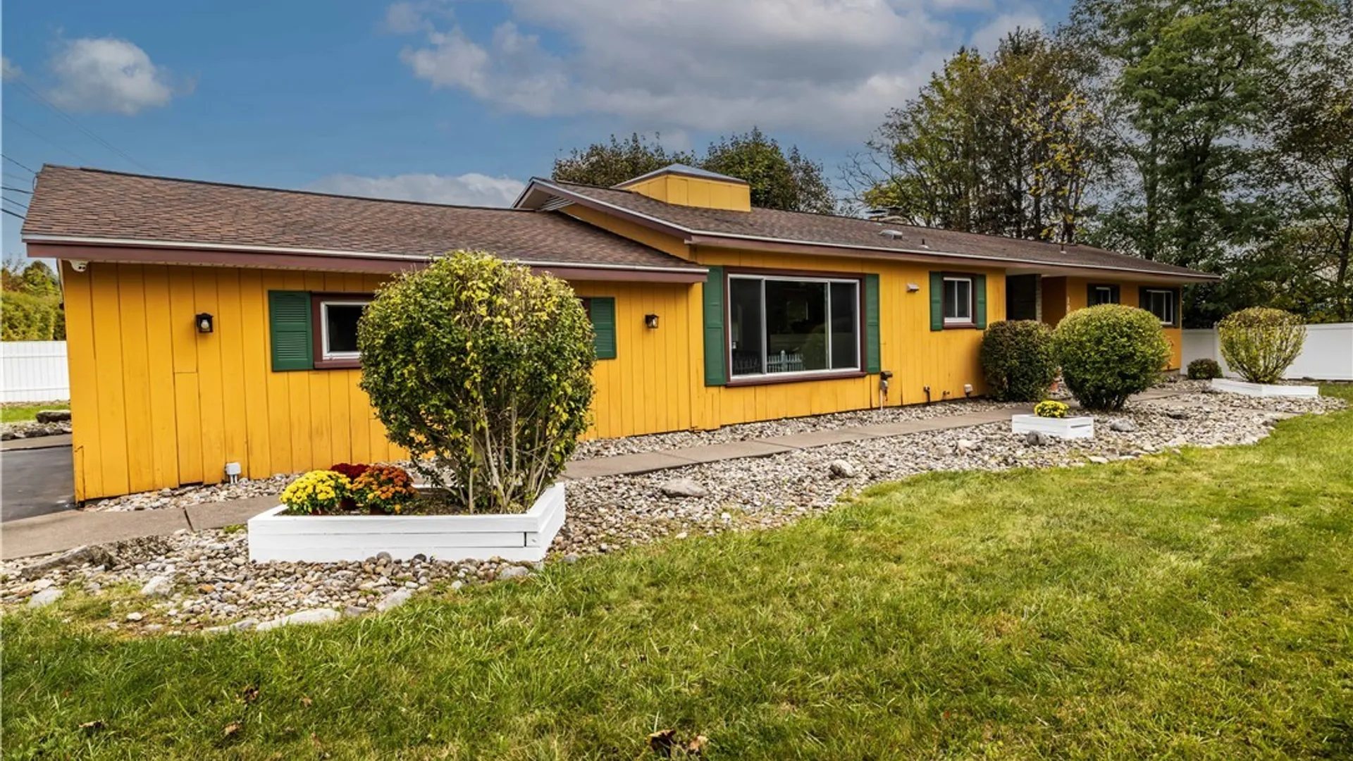 Property at 101 Andrews Road, DeWitt, NY 13214 2