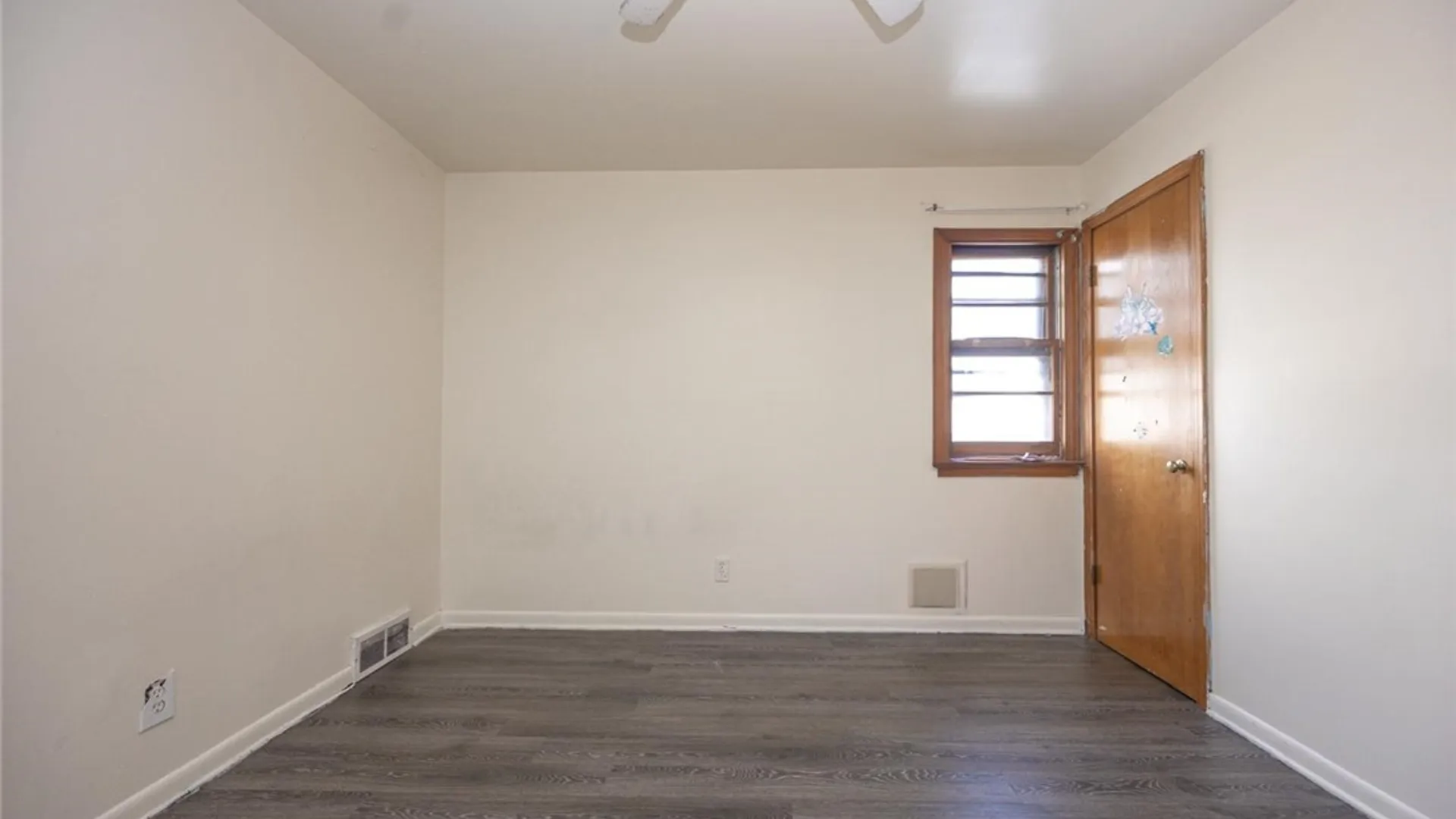 Property at 353 38th Street, Niagara Falls, NY 14303 14