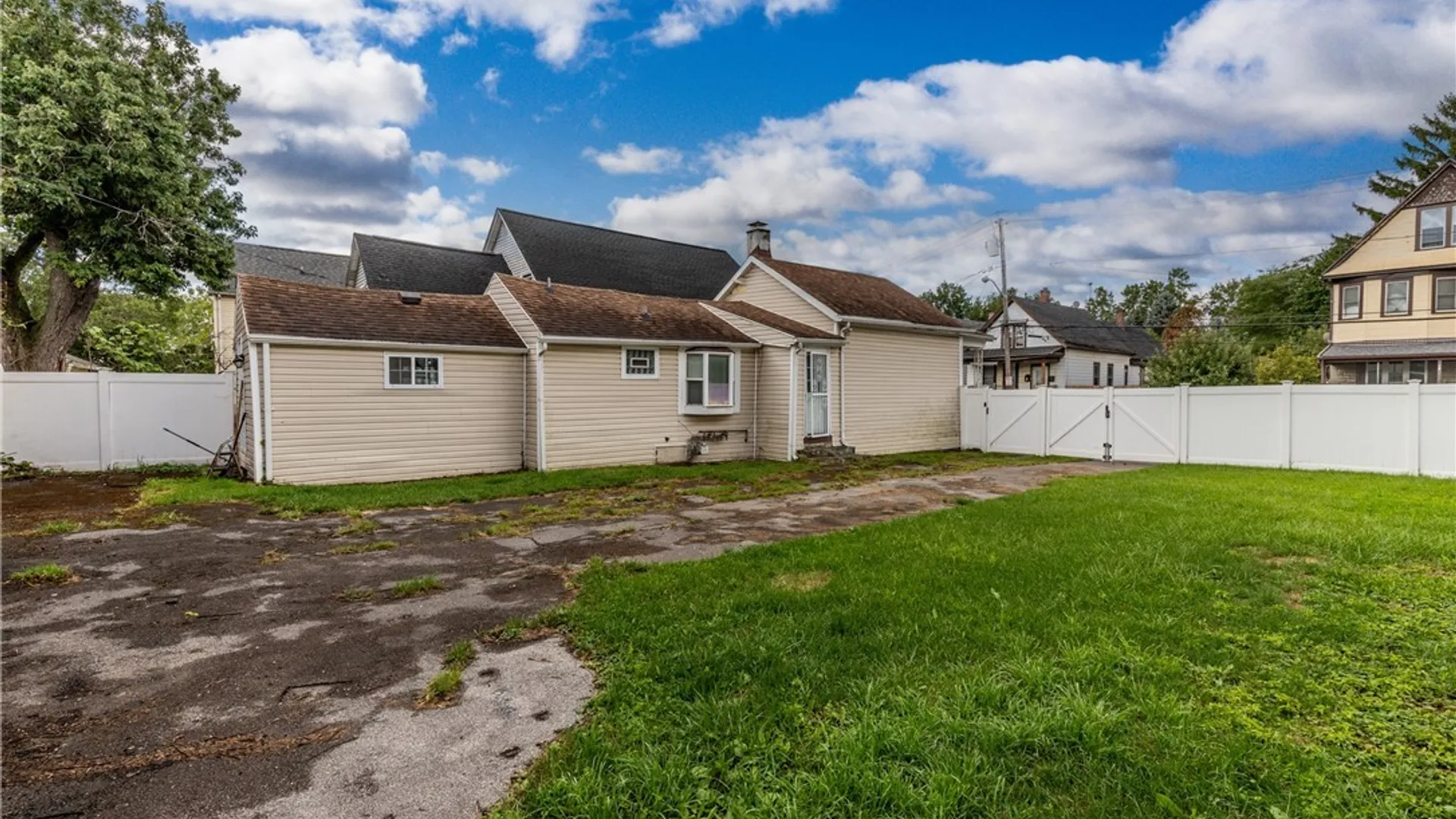 Property at 25 Central Avenue, Buffalo, NY 14212 8