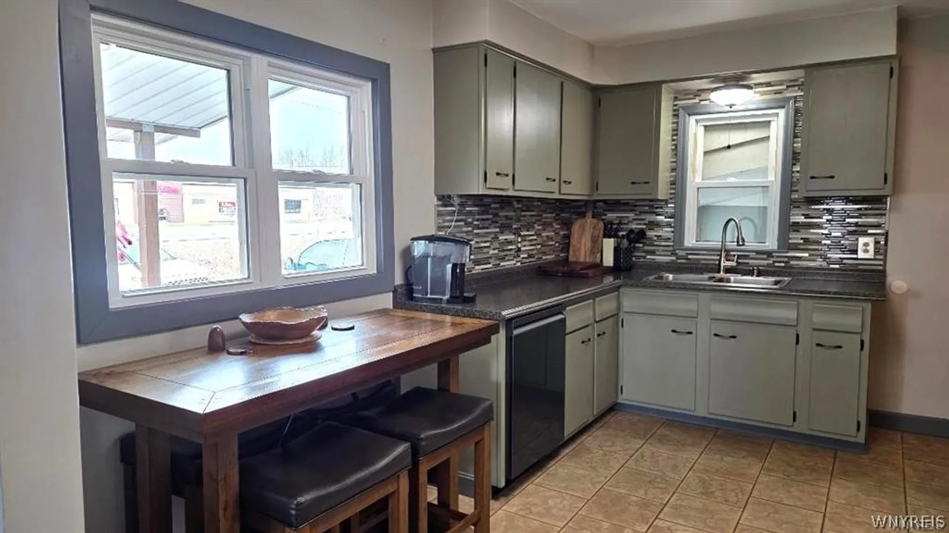 Property at 6565 Southwestern Boulevard, Hamburg, NY 14085 6