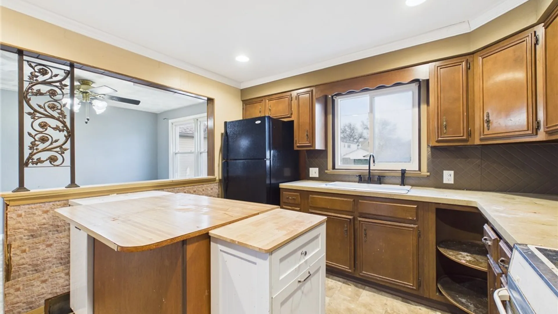 Property at 2733 Independence Avenue, Niagara Falls, NY 14301 11