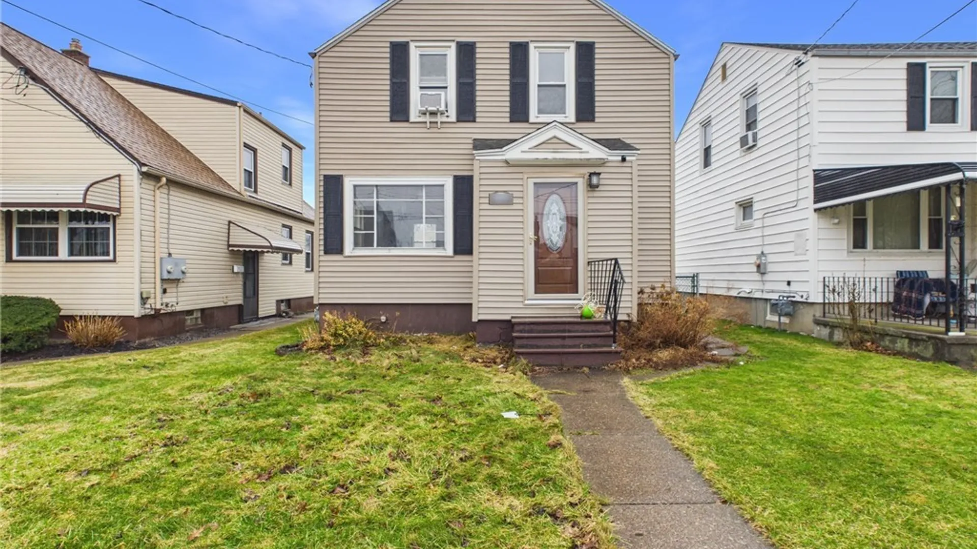 Property at 2733 Independence Avenue, Niagara Falls, NY 14301 2