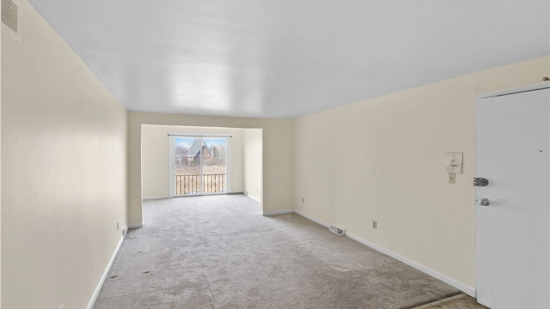 Property at 61d Georgian Lane, Amherst, NY 14221 12
