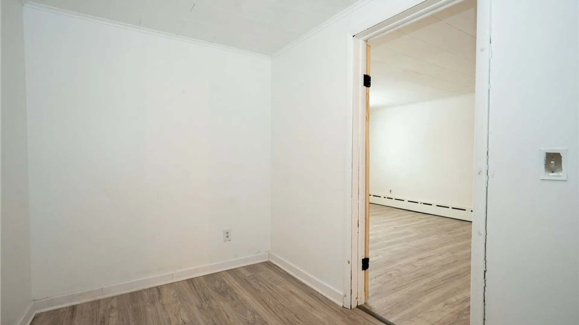 Property at 166 Barnard Street, Buffalo, NY 14206 24