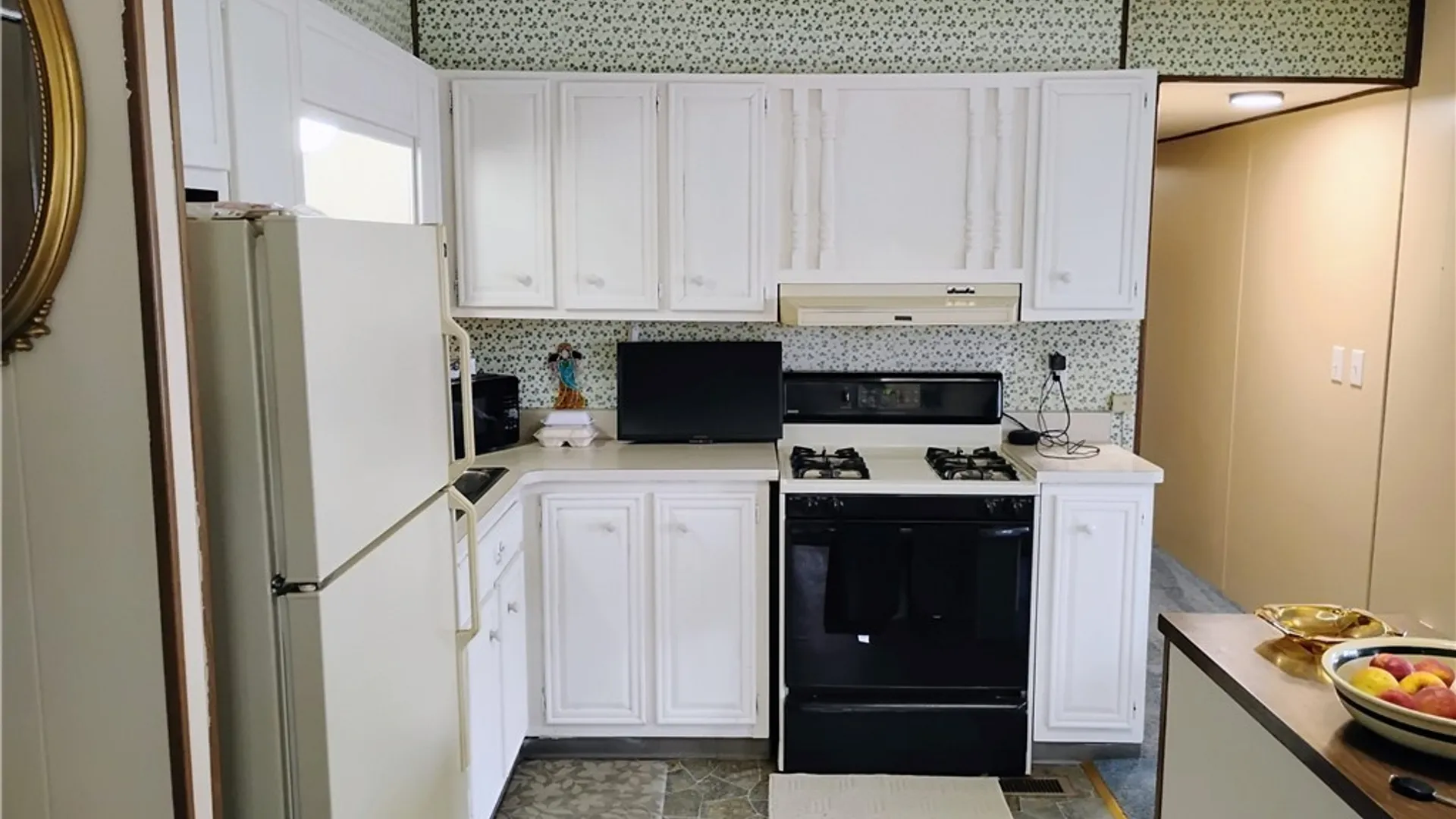 Property at 53 Carefree Lane, Cheektowaga, NY 14227 9