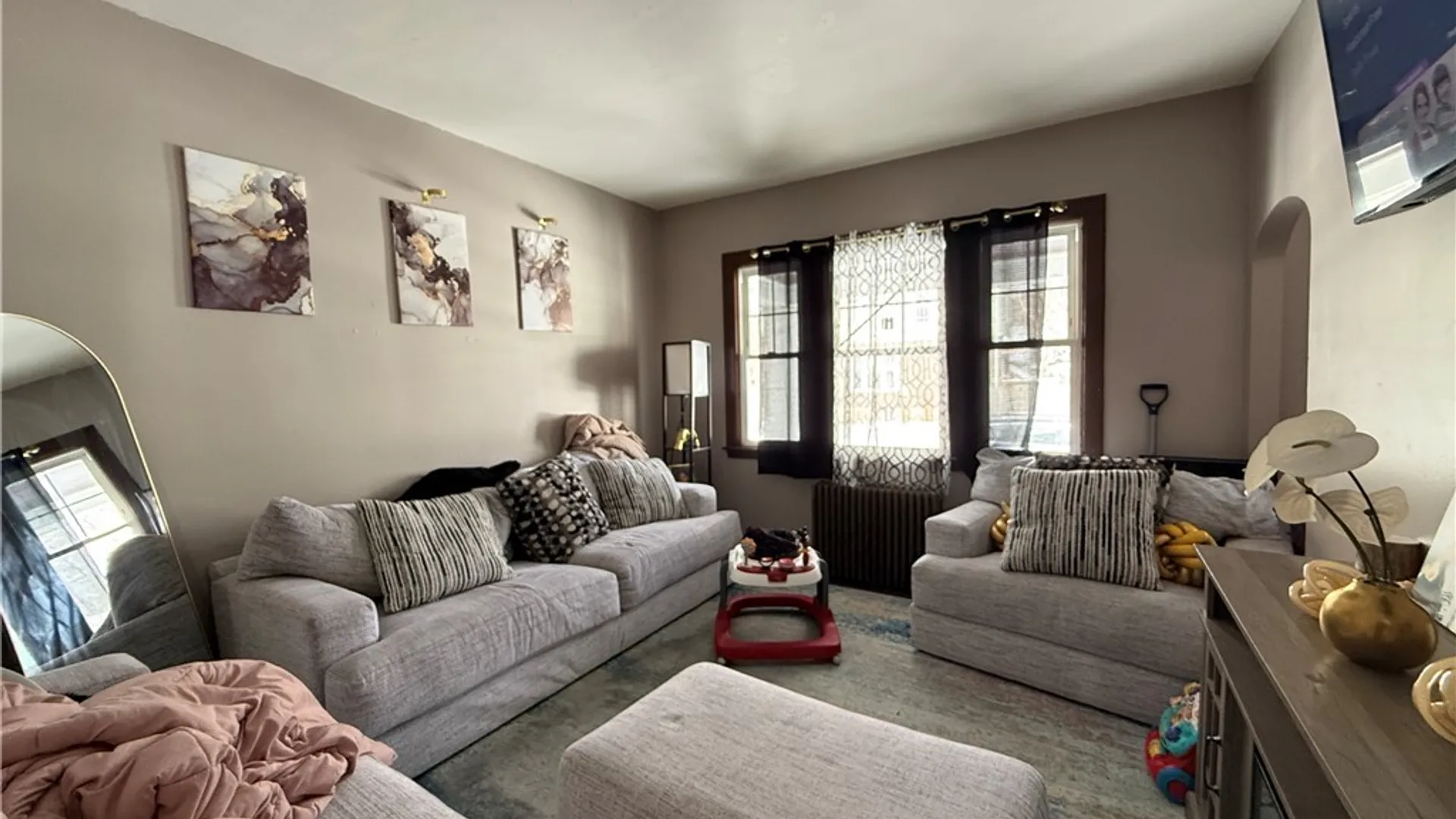 Property at 161 Farmer Street, Buffalo, NY 14207 6