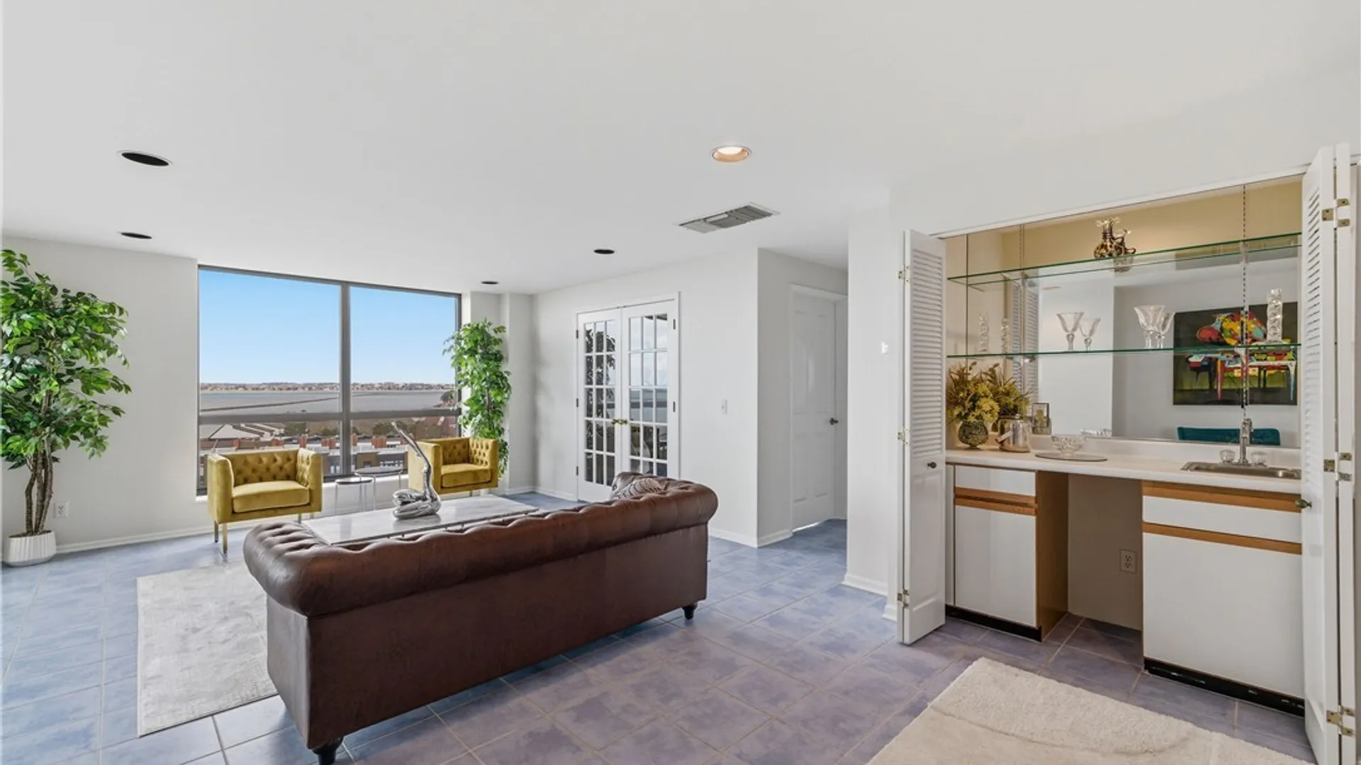 Property at 801 Admirals Walk Circle, Buffalo, NY 14202 17