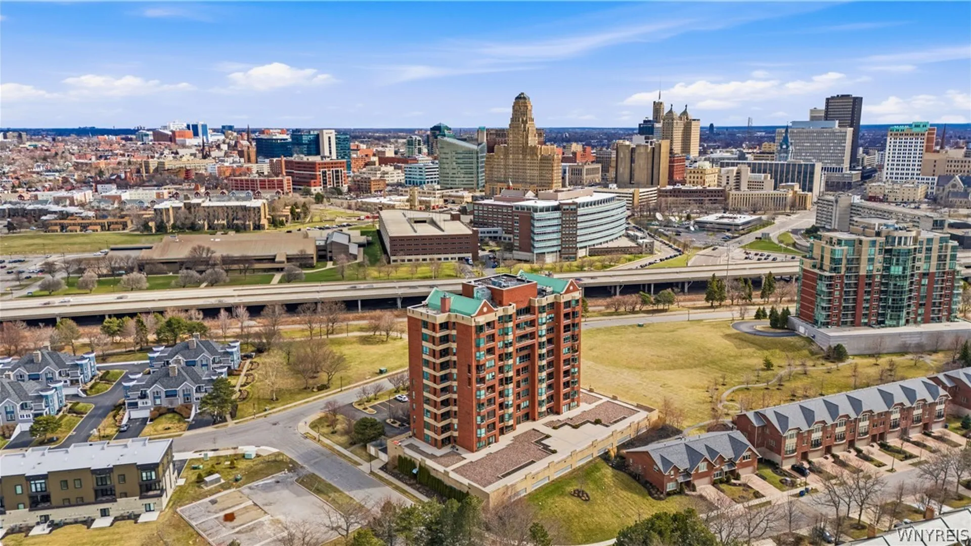 Property at 801 Admirals Walk Circle, Buffalo, NY 14202 27