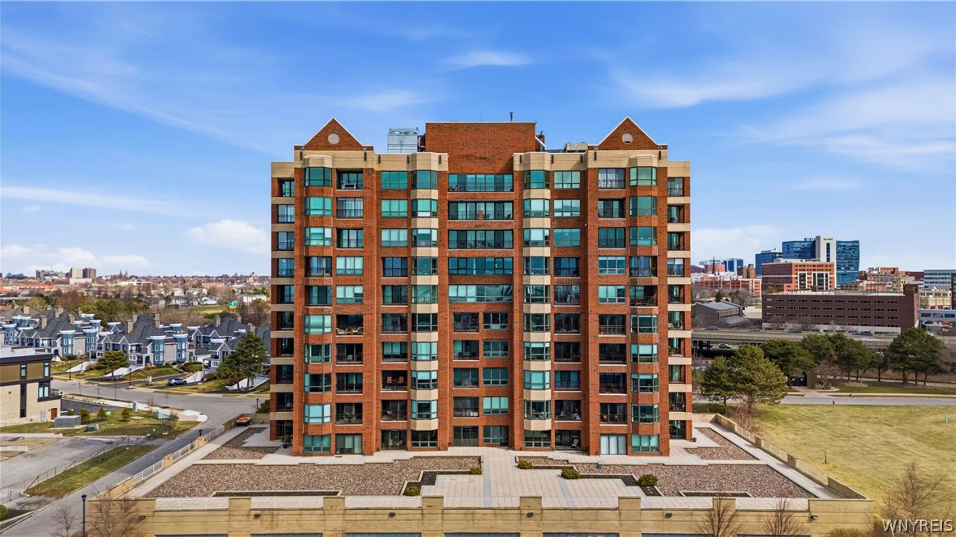 Property at 801 Admirals Walk Circle, Buffalo, NY 14202 30