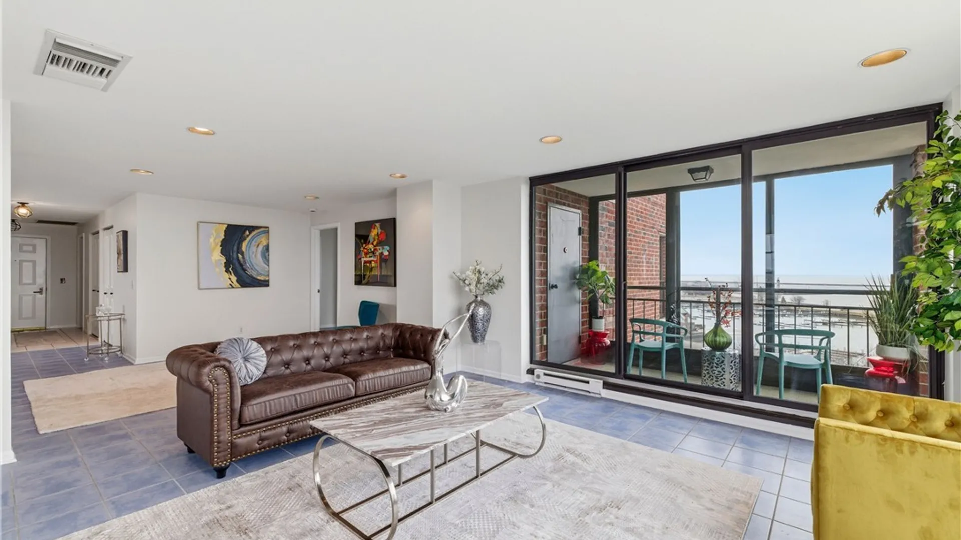 Property at 801 Admirals Walk Circle, Buffalo, NY 14202 9