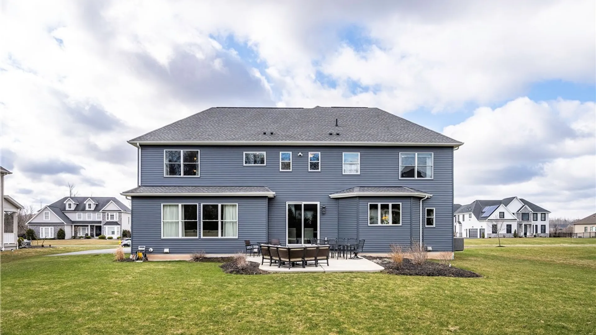 Property at 5527 Meadowglen Drive, Clarence, NY 14032 40