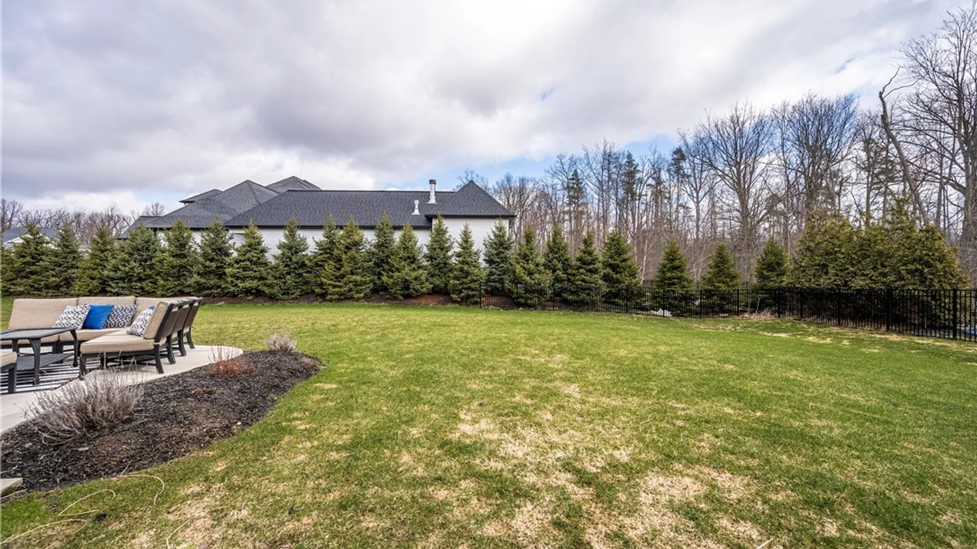 Property at 5527 Meadowglen Drive, Clarence, NY 14032 42
