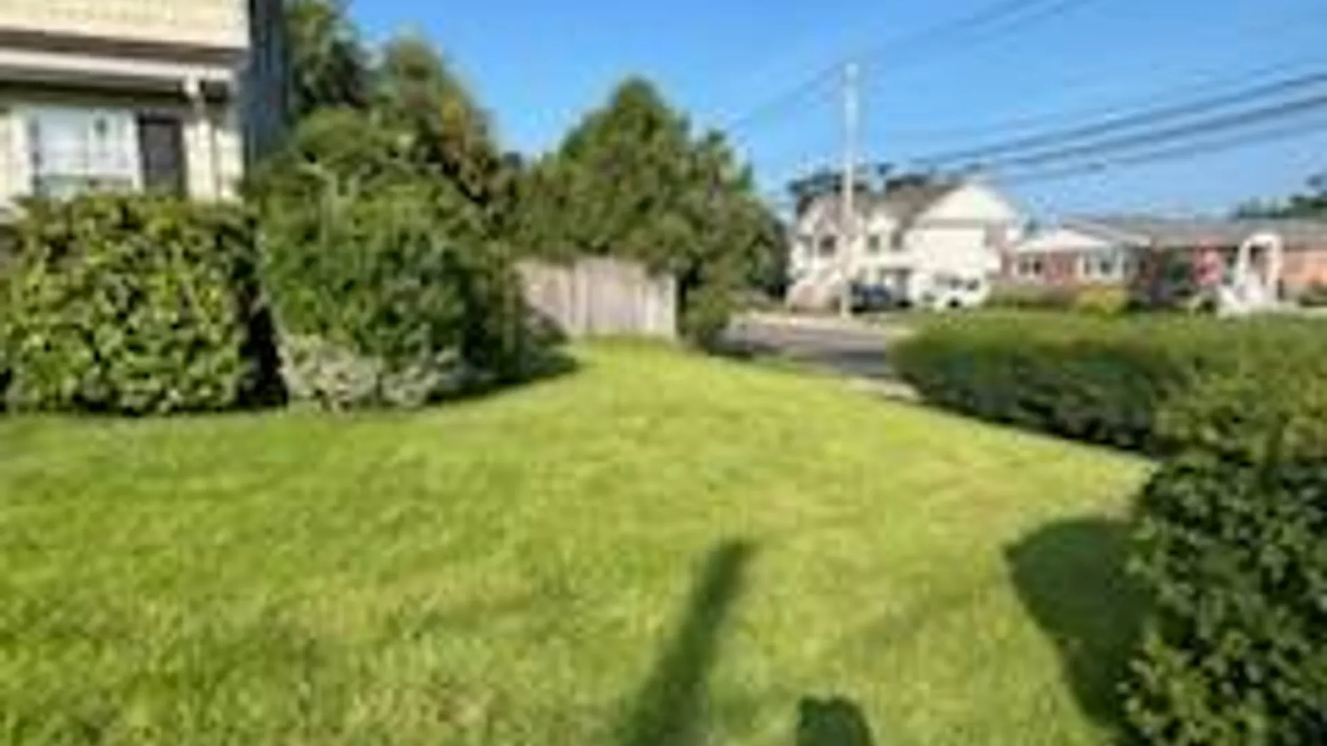 Property at 2 Pleasantville Dr, Bayville, NY 11709 12