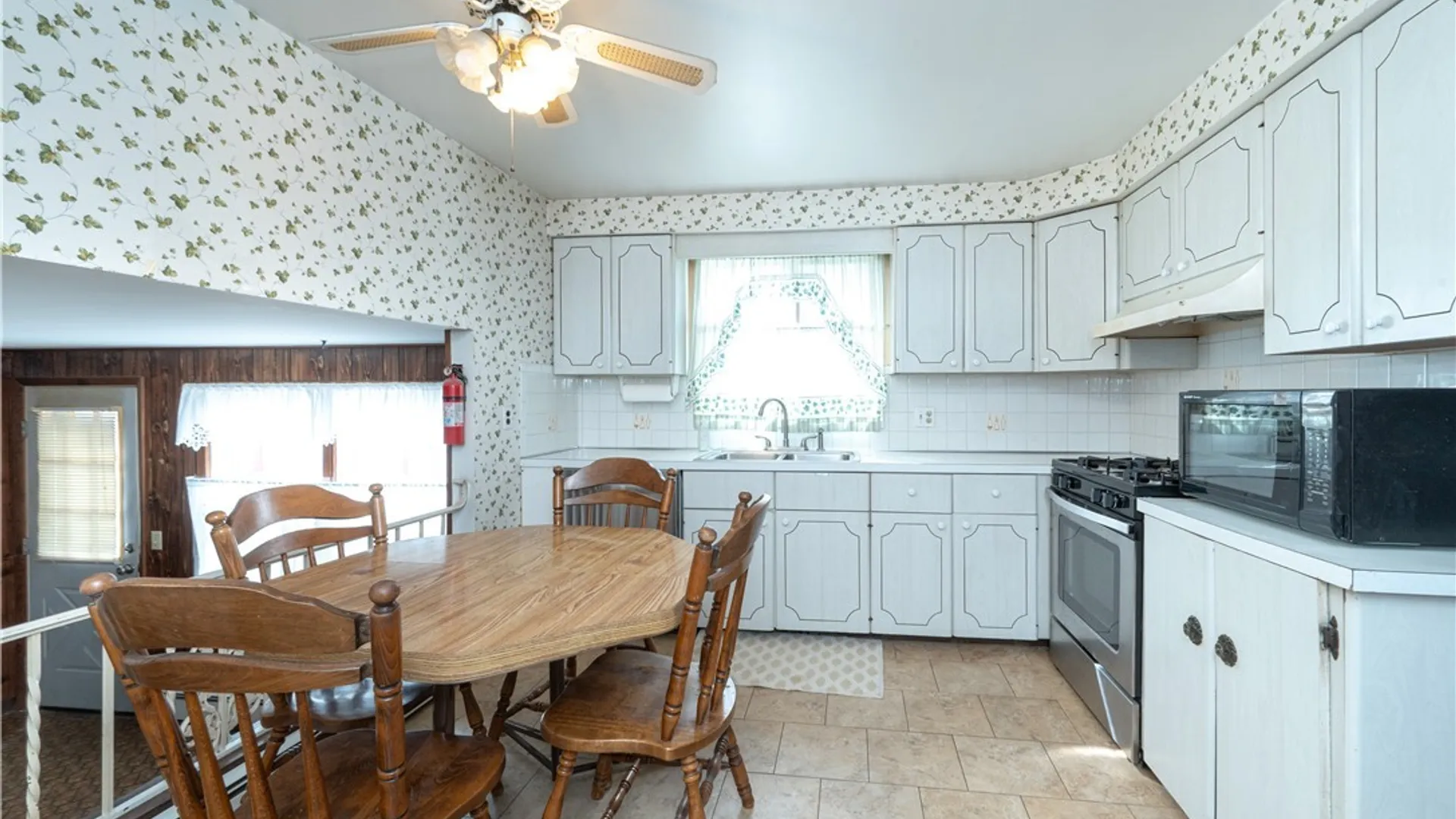 Property at 183 Bucyrus Drive, Amherst, NY 14228 32