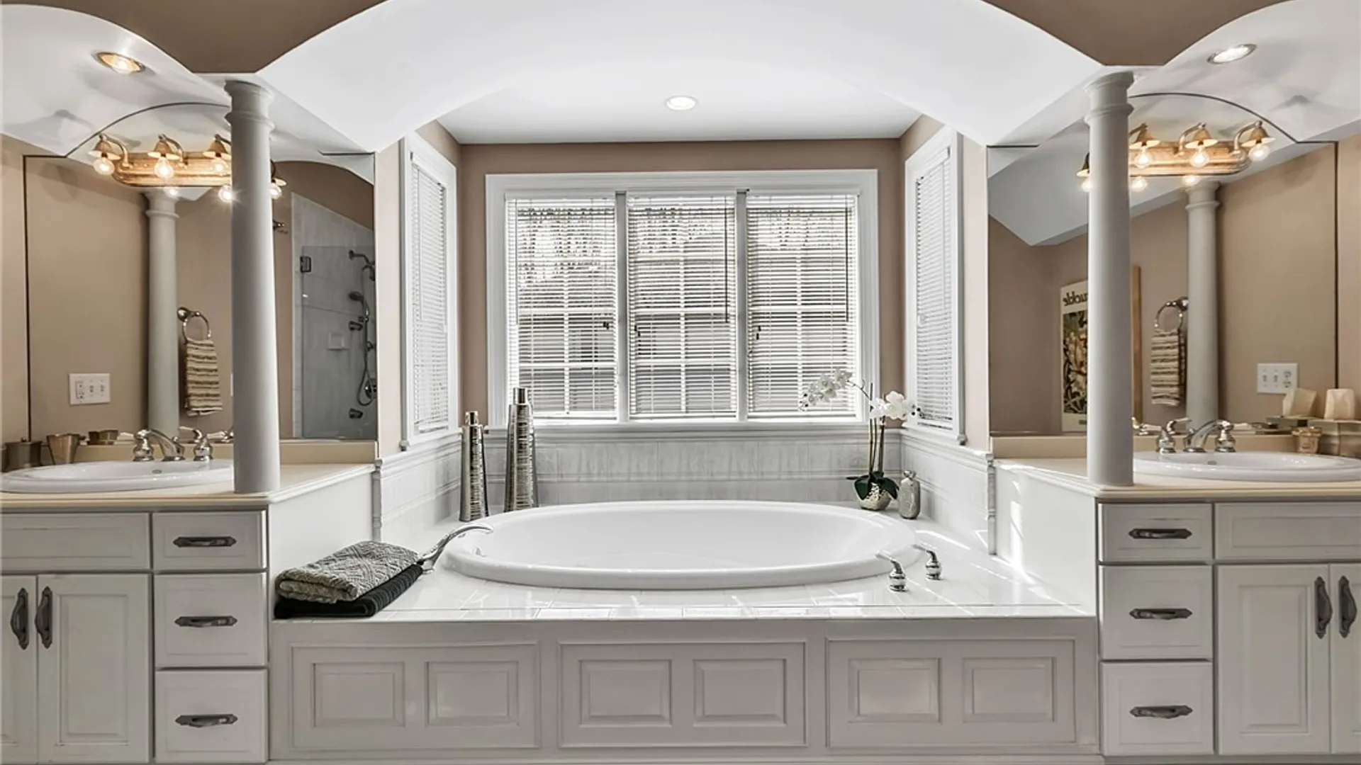 Property at 5027 Rockledge Drive, Clarence, NY 14031 35