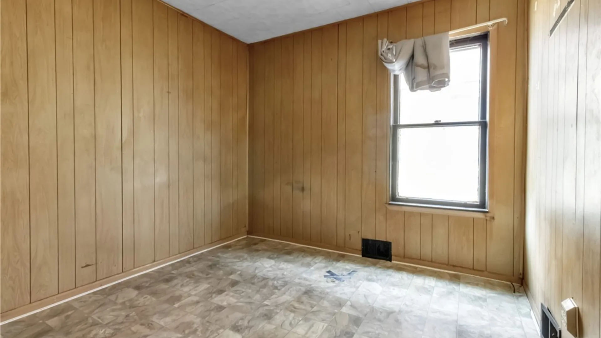 Property at 99 Henrietta Avenue, Buffalo, NY 14207 15