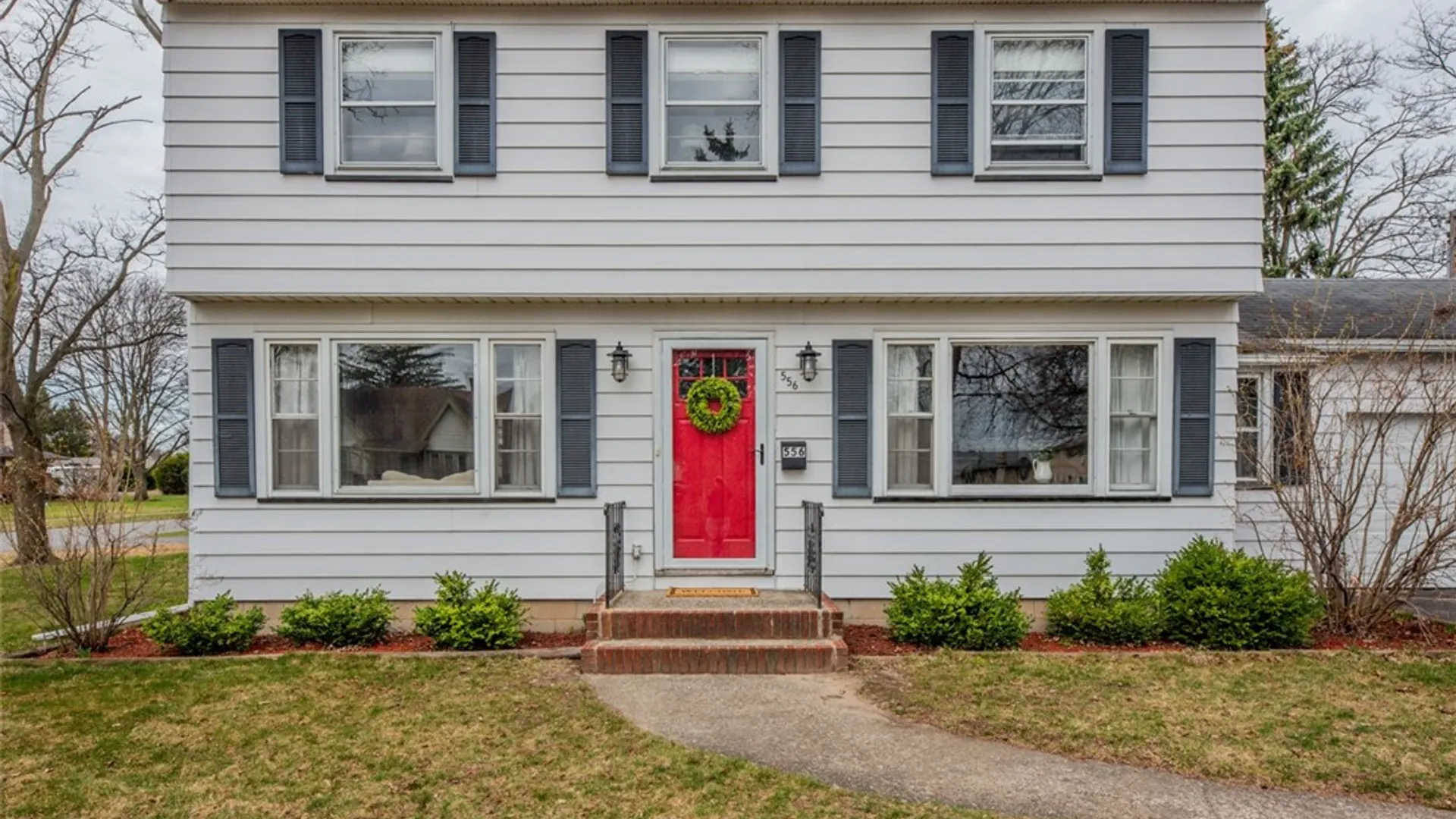 Property at 556 Wimbledon Road, Irondequoit, NY 14617 2