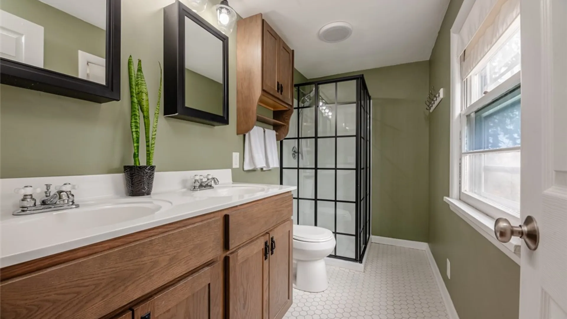 Property at 556 Wimbledon Road, Irondequoit, NY 14617 35