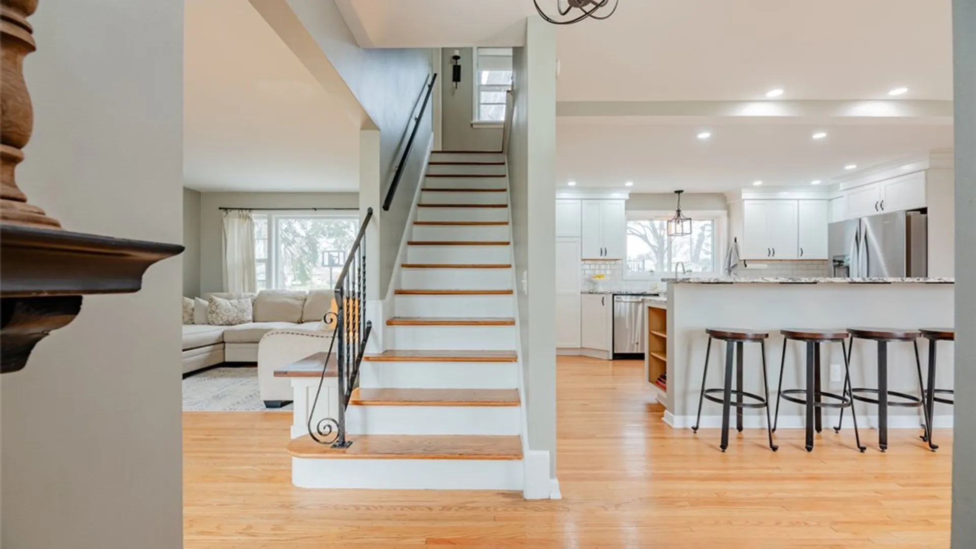 Property at 556 Wimbledon Road, Irondequoit, NY 14617 5