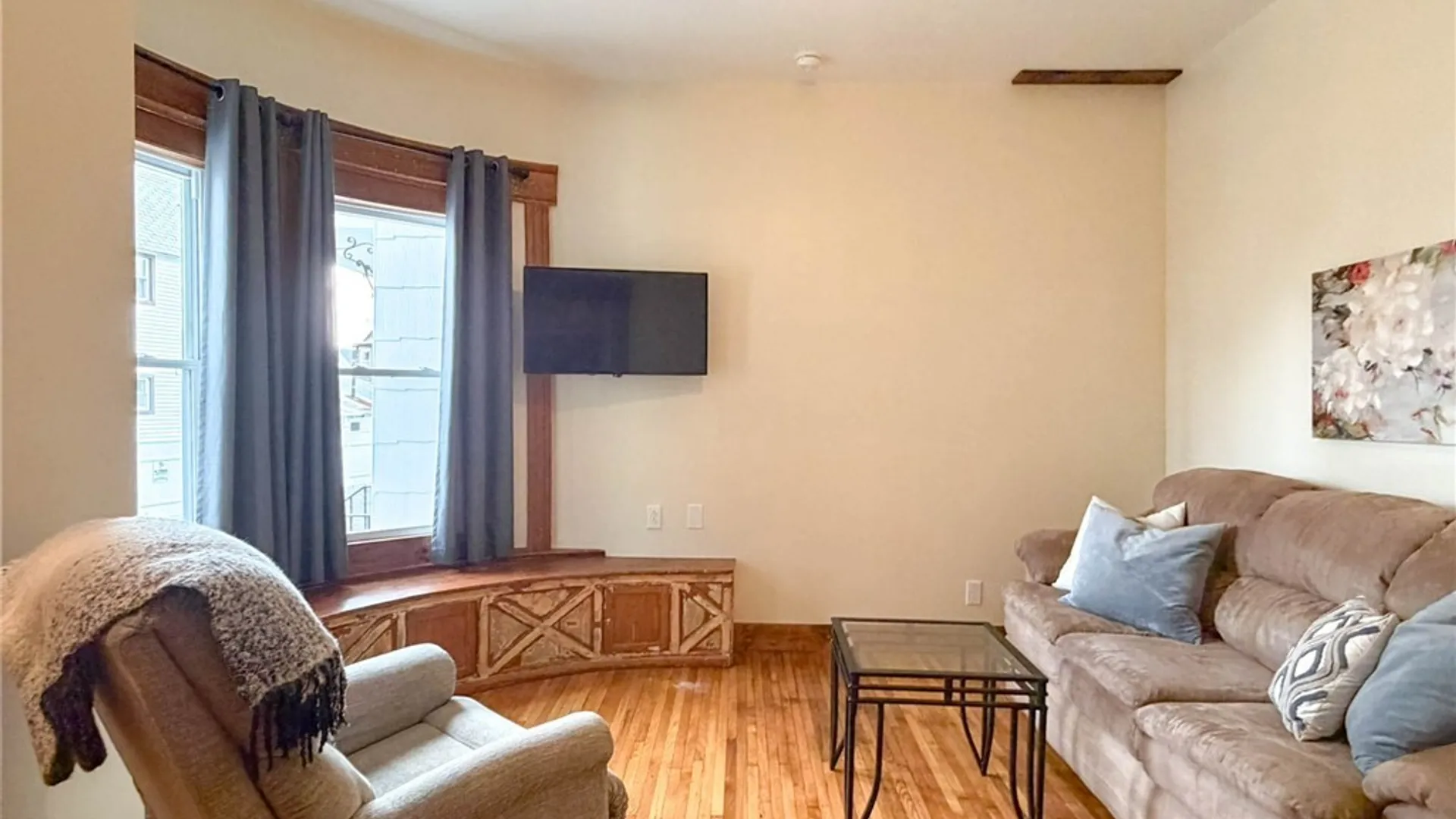 Property at 1015 White Place, Utica, NY 13501 5