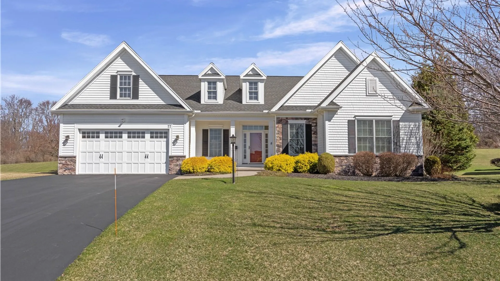 Property at 77 Stonefield Mews Lane, Henrietta, NY 14534 4