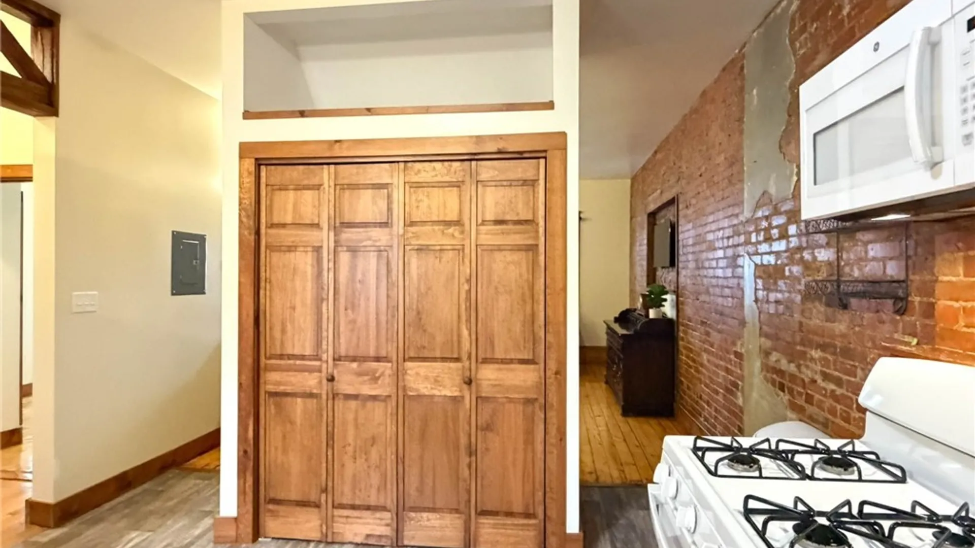 Property at 1017 White Place, Utica, NY 13501 13