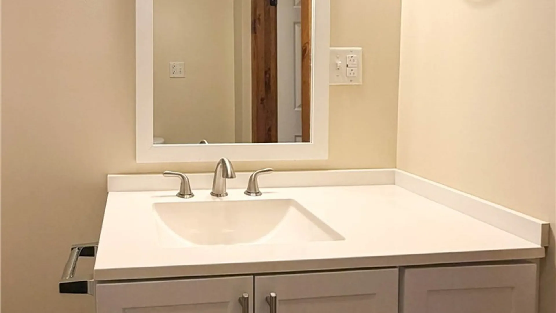 Property at 1017 White Place, Utica, NY 13501 25