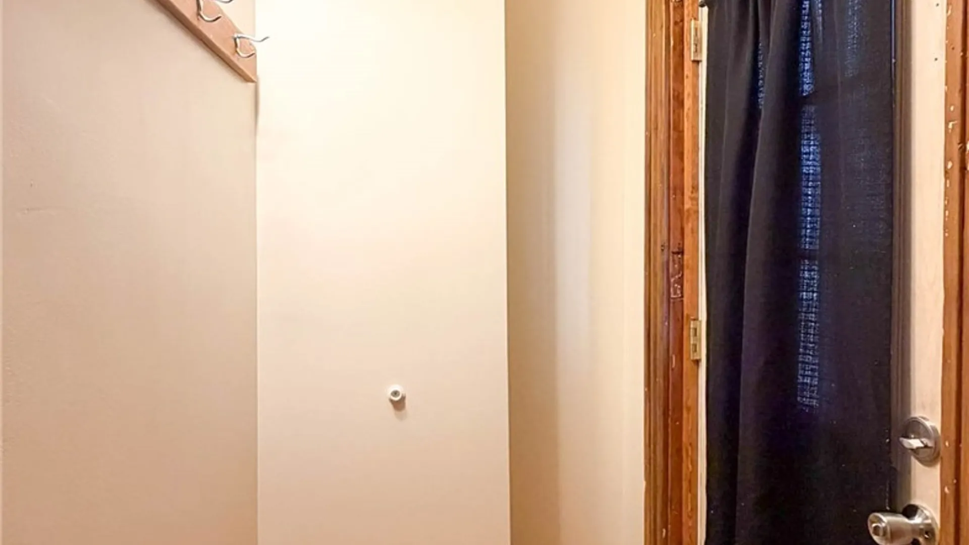 Property at 1017 White Place, Utica, NY 13501 5