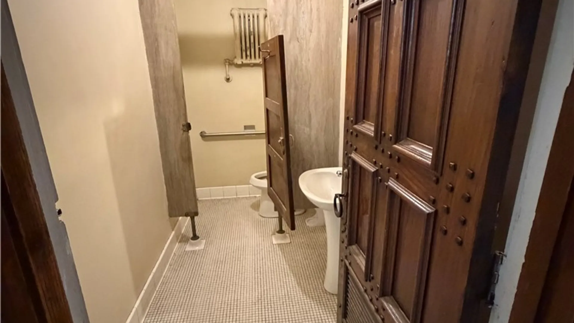 Property at 113 Clinton Avenue, Rochester, NY 14604 10