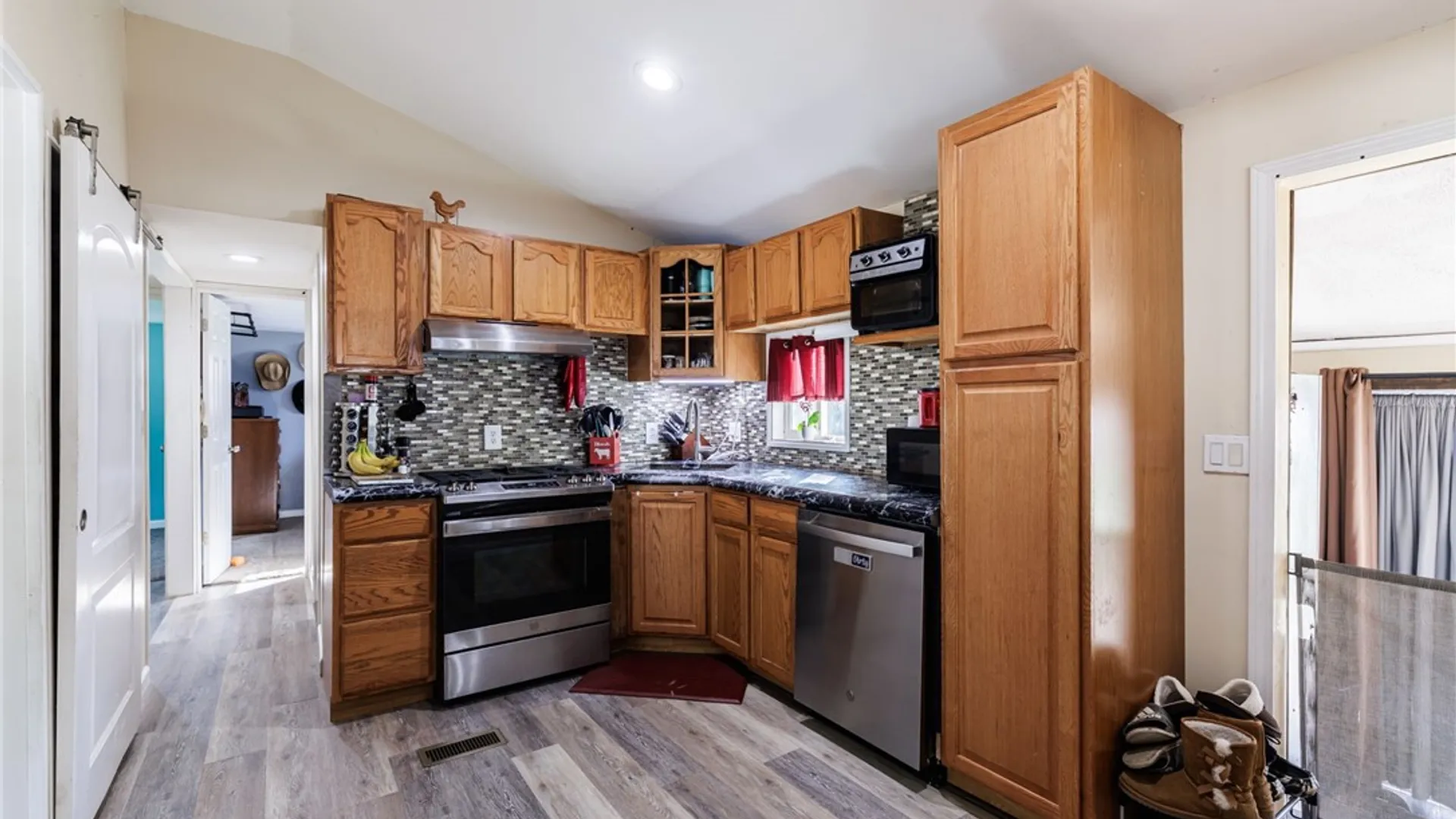 Property at 11220 S Lake Road, Pavilion, NY 14525 5