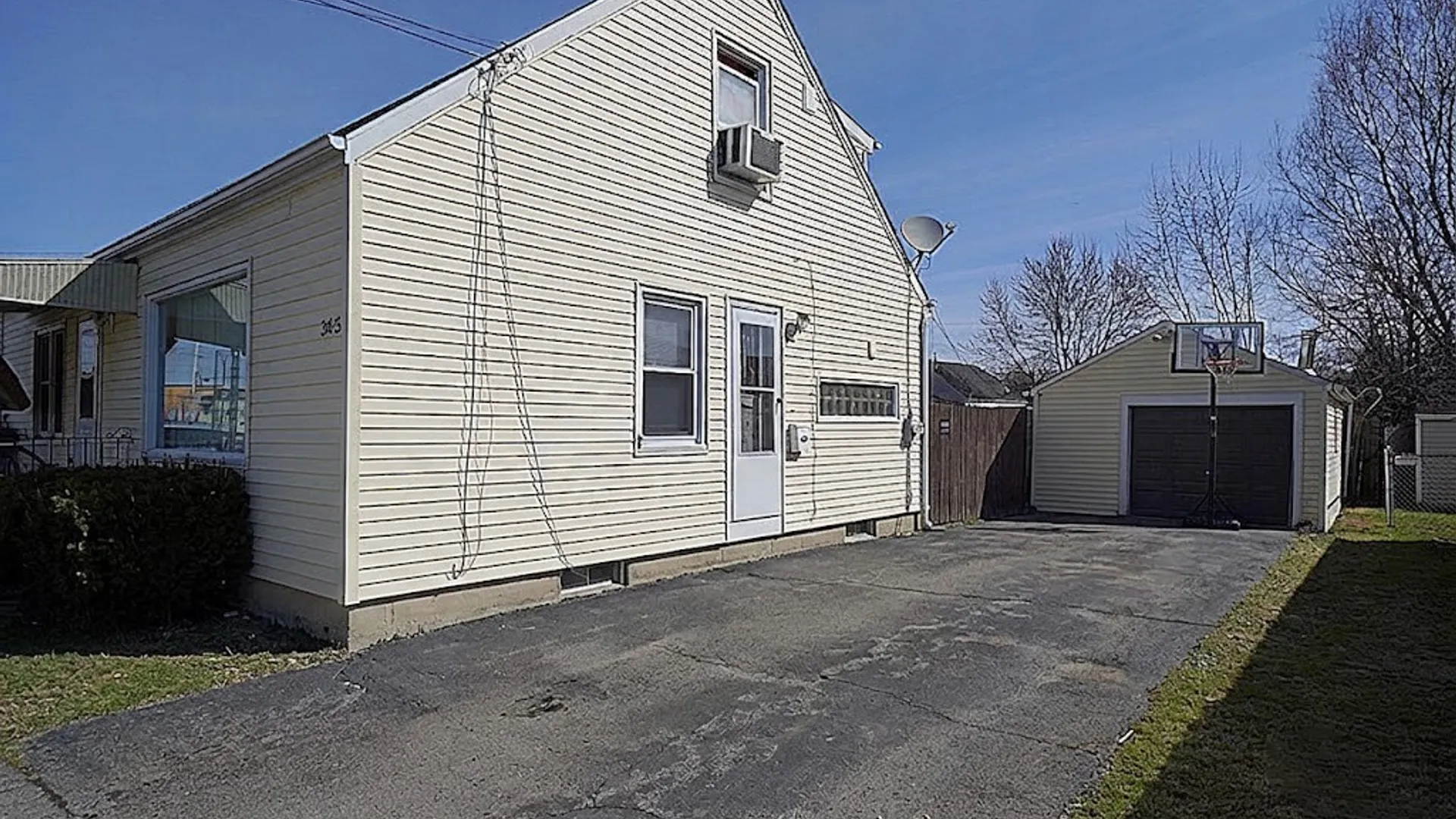 Property at 365 Atlantic Avenue, Cheektowaga, NY 14212 3