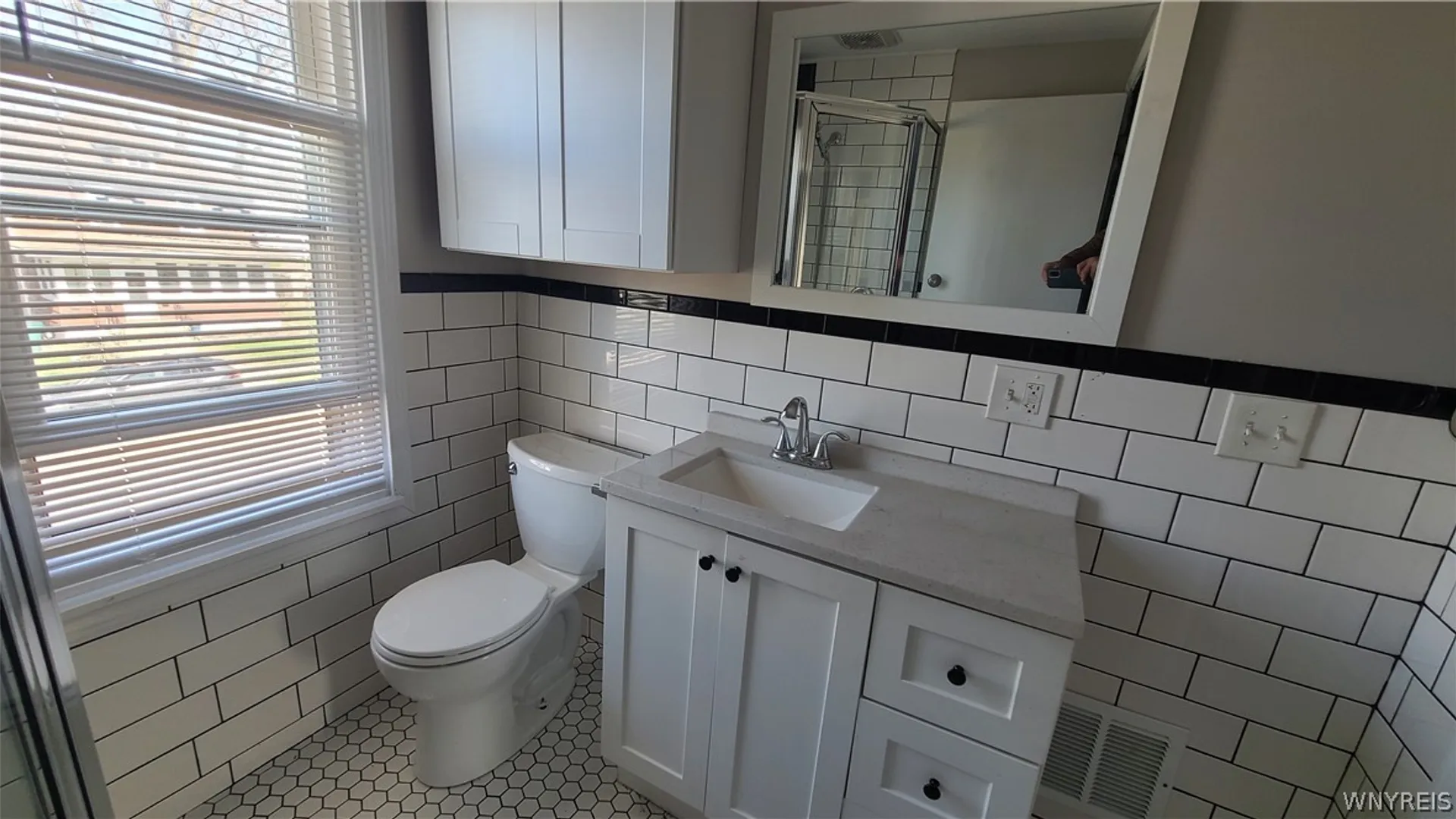 Property at 59 Aldrich Place, Buffalo, NY 14220 15