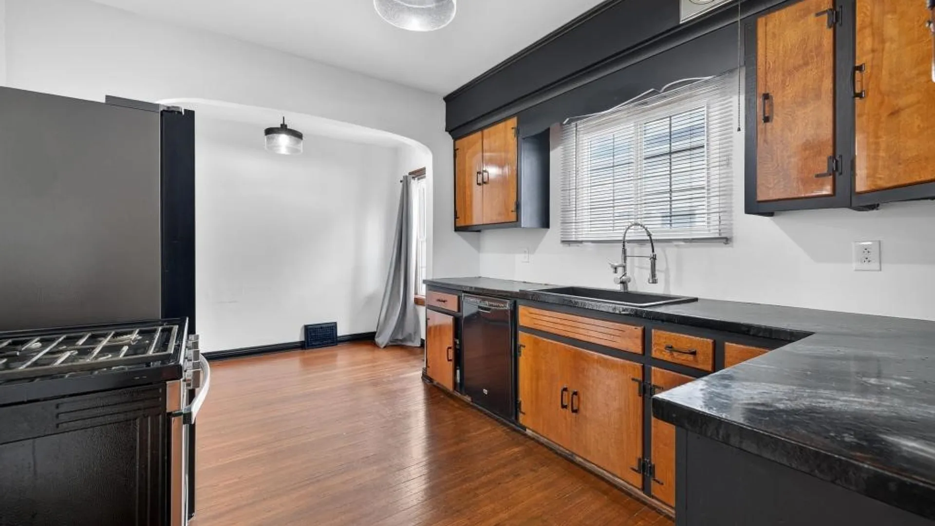 Property at 121 Ridgewood Road, Buffalo, NY 14220 11