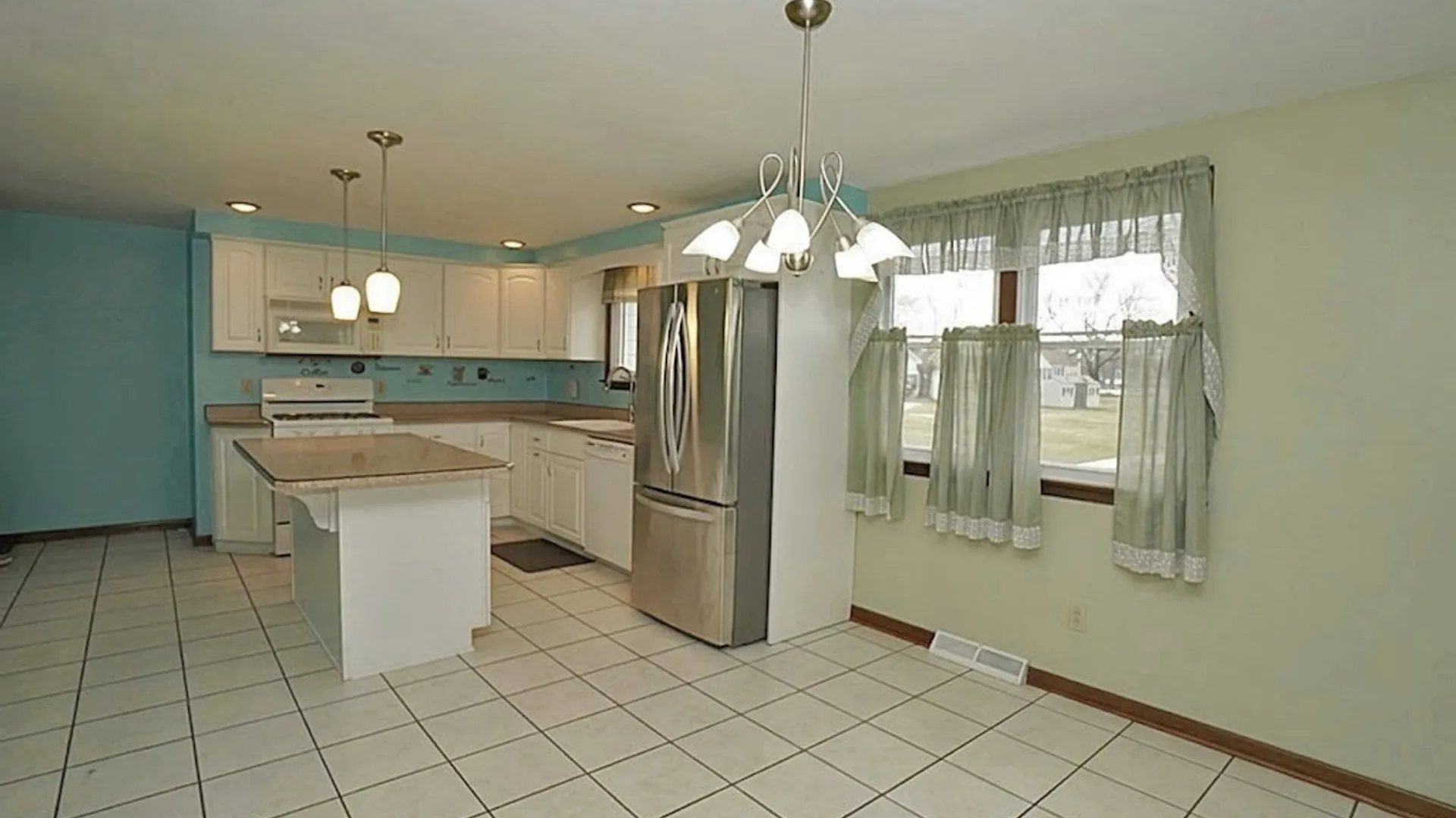 Property at 2974 Walck Drive, Wheatfield, NY 14120 10