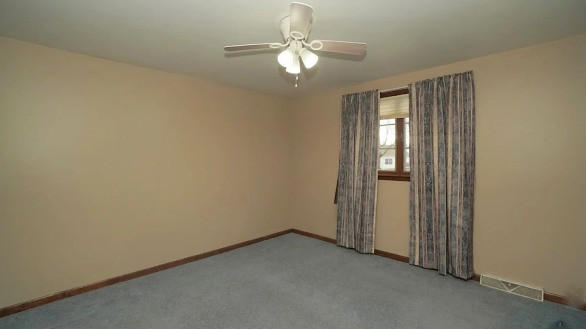 Property at 2974 Walck Drive, Wheatfield, NY 14120 16