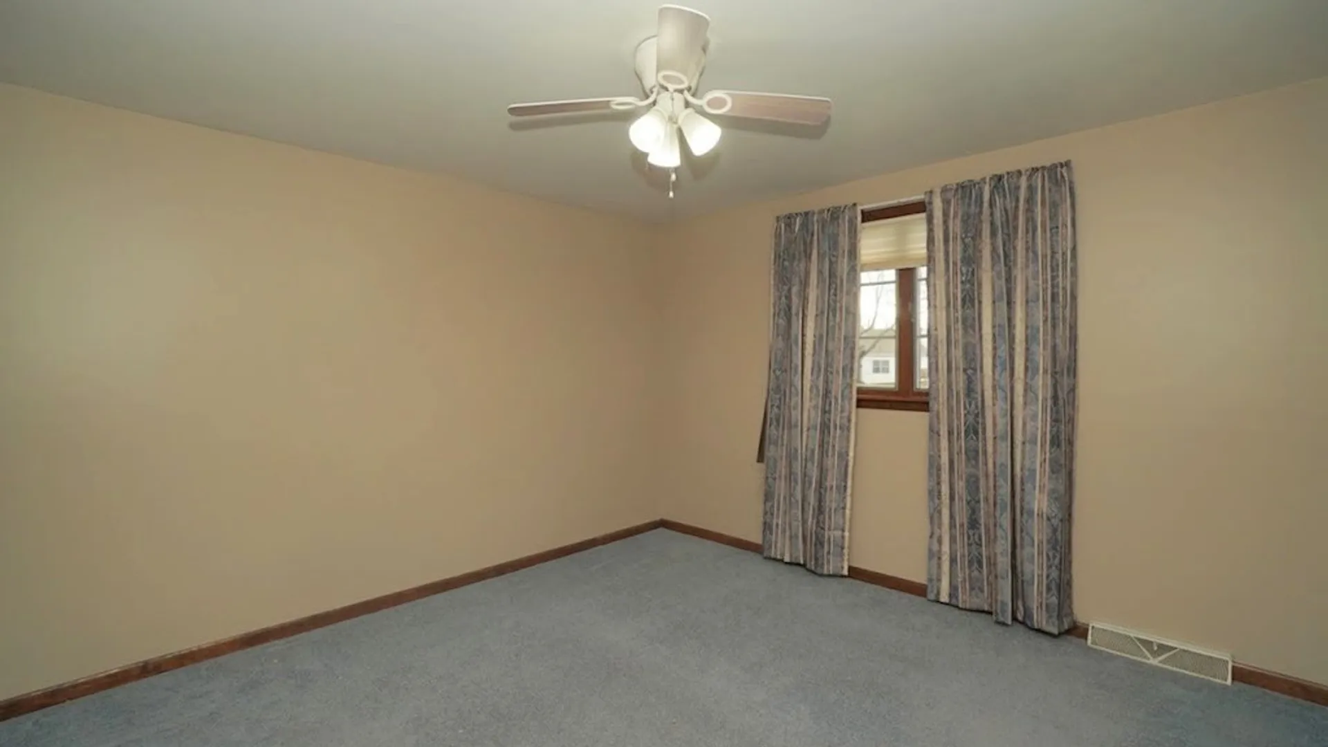 Property at 2974 Walck Drive, Wheatfield, NY 14120 17
