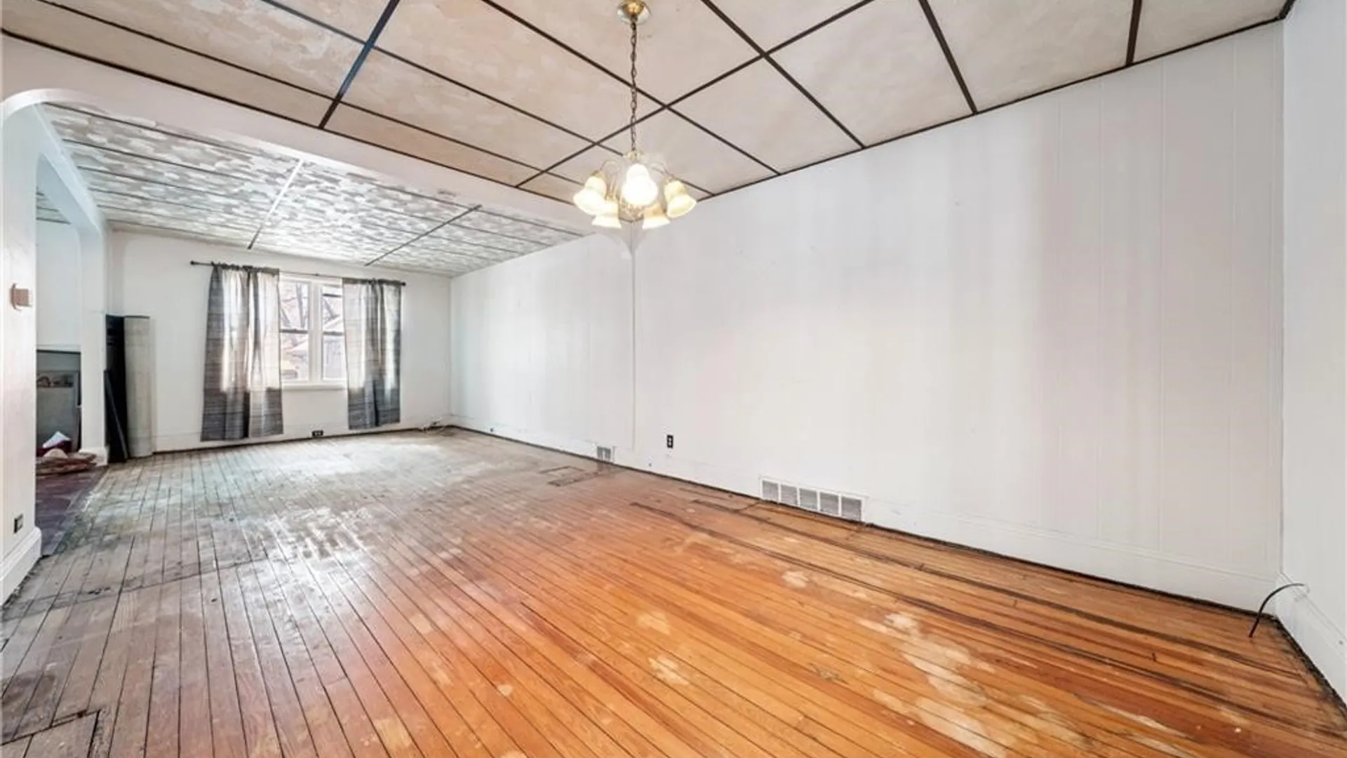 Property at 1455 Kenmore Avenue, Tonawanda, NY 14217 9