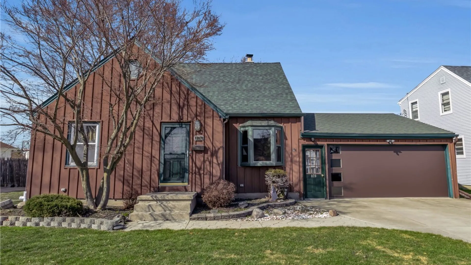 Property at 876 Pioneer Drive, North Tonawanda, NY 14120 2