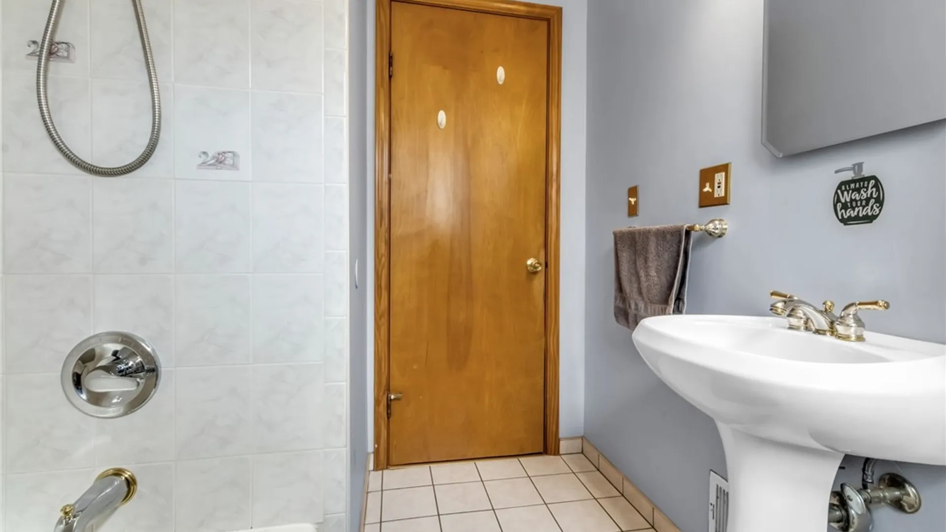 Property at 876 Pioneer Drive, North Tonawanda, NY 14120 22